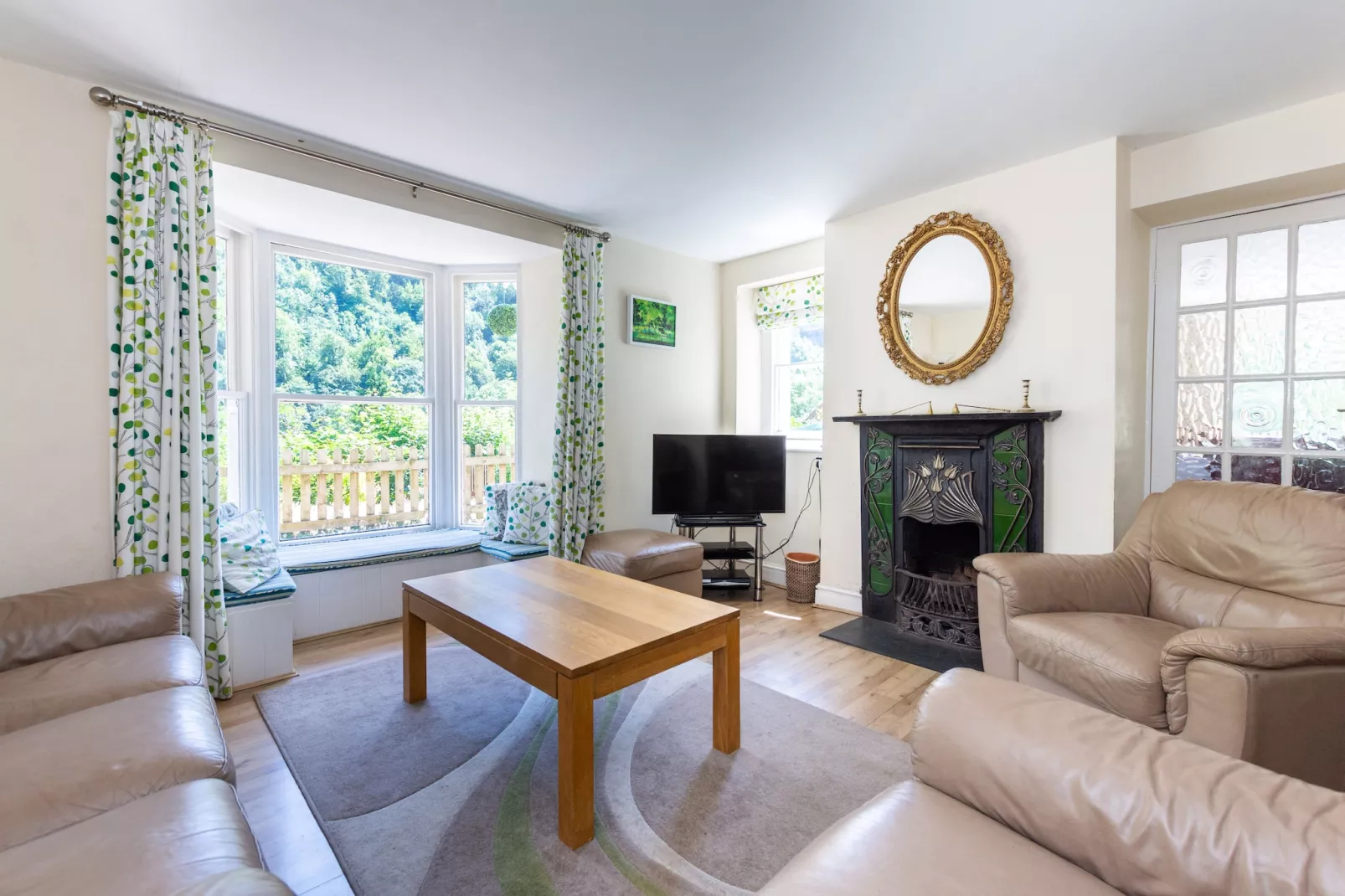 Holly Tree House-Woonkamer