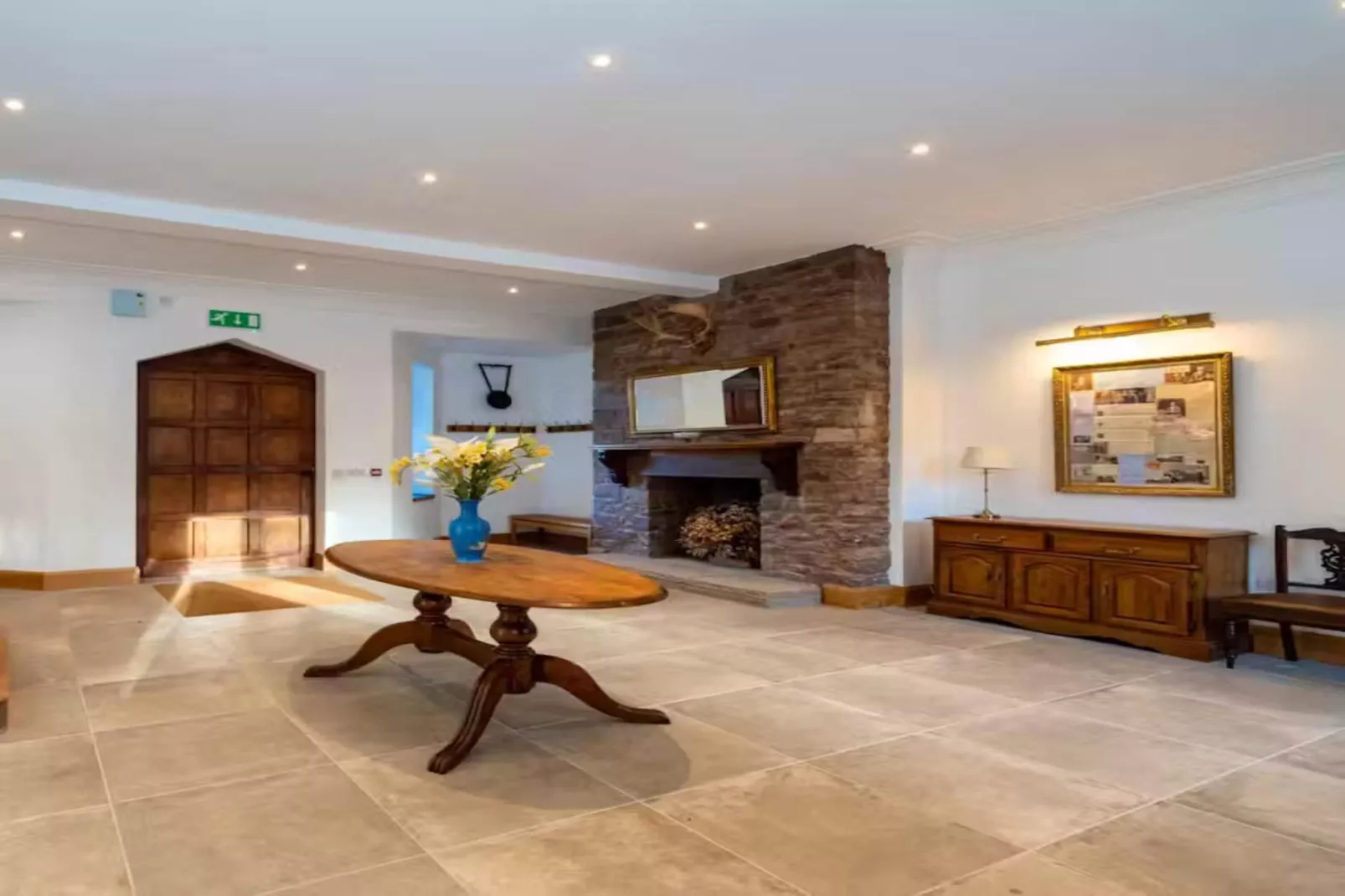 Manor on the Monnow-Woonkamer