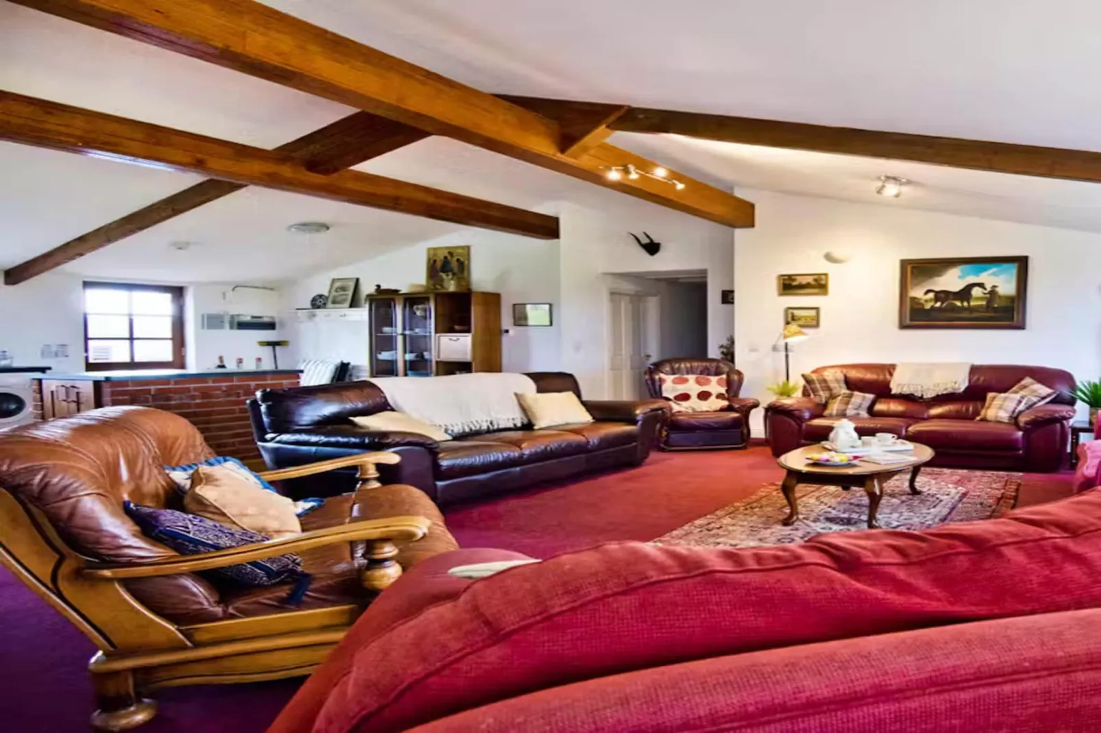 High Cloud Farm & Barn-Woonkamer