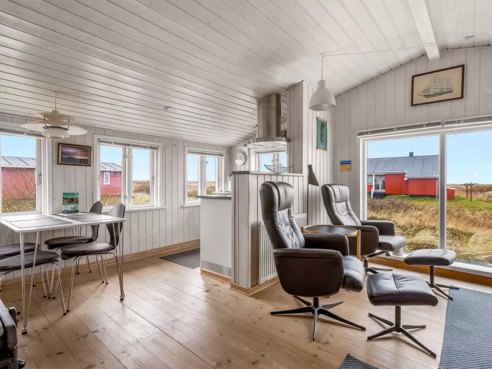 "Mortensen" - 350m from the sea-Binnen