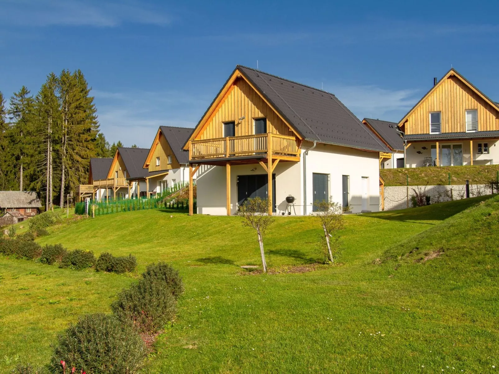 Lakeside Village 39-Buiten