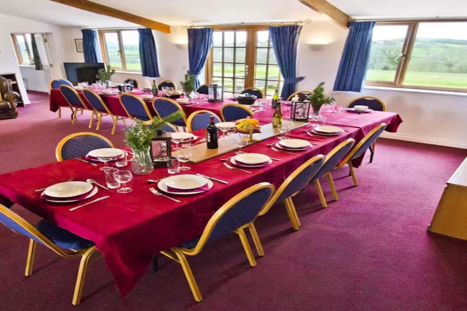 High Cloud Farm & Barn-Eetkamer