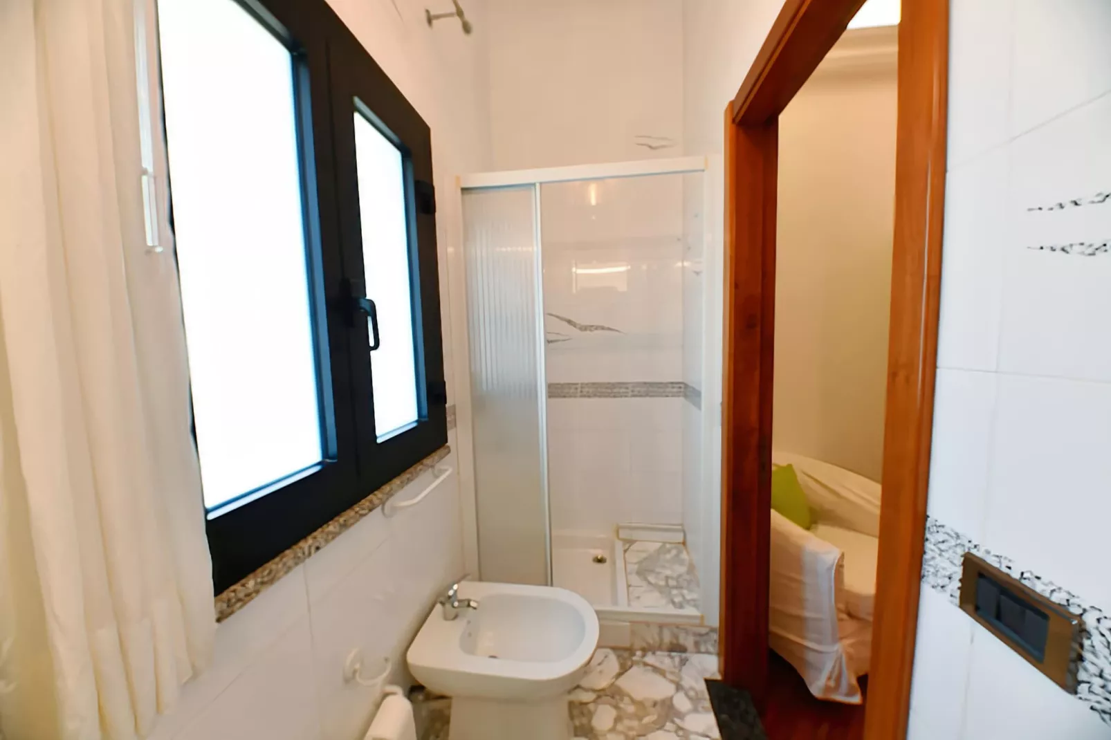 Villa Vella mit Privatpool-Badkamer