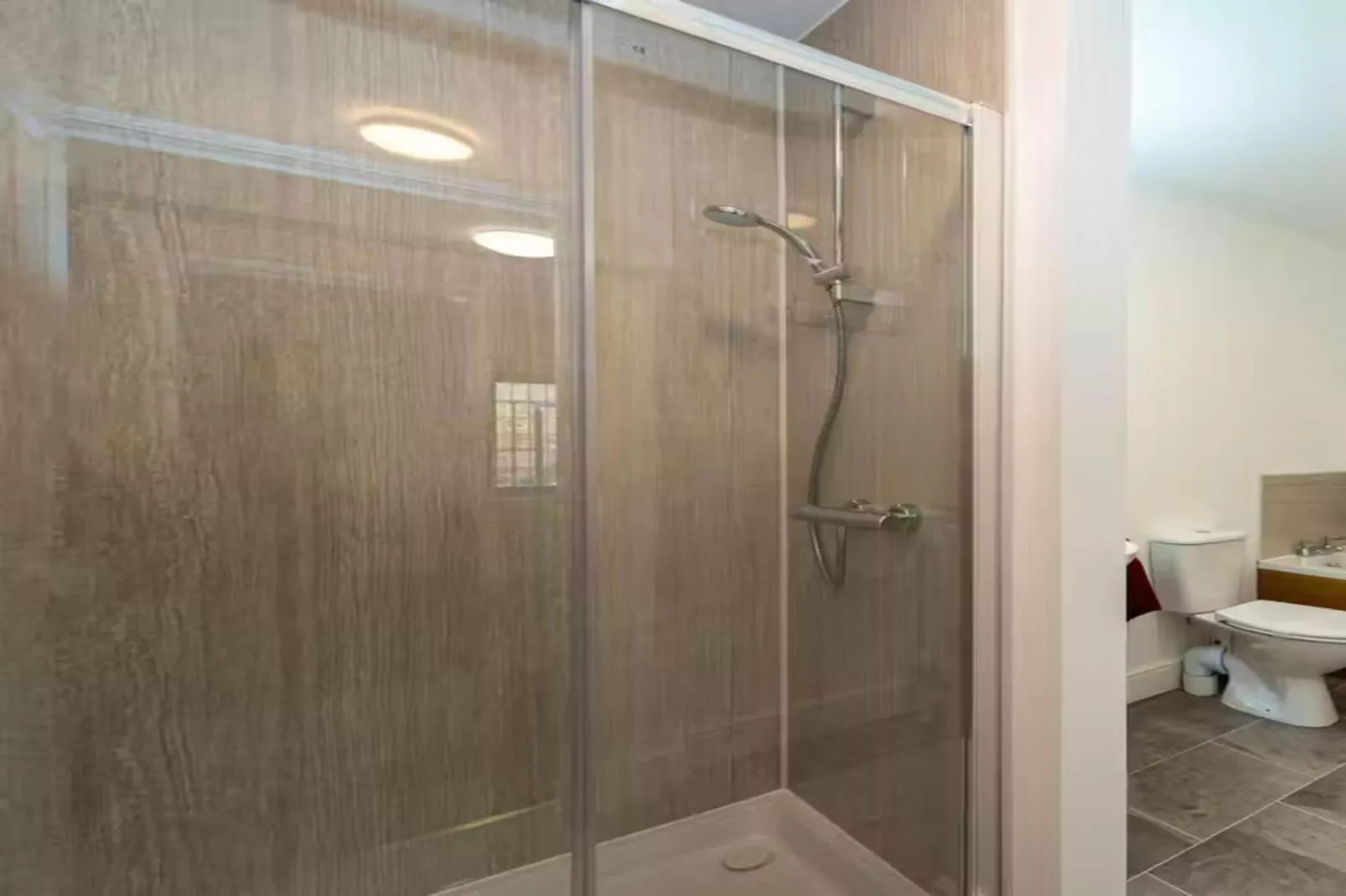 Manor on the Monnow-Badkamer