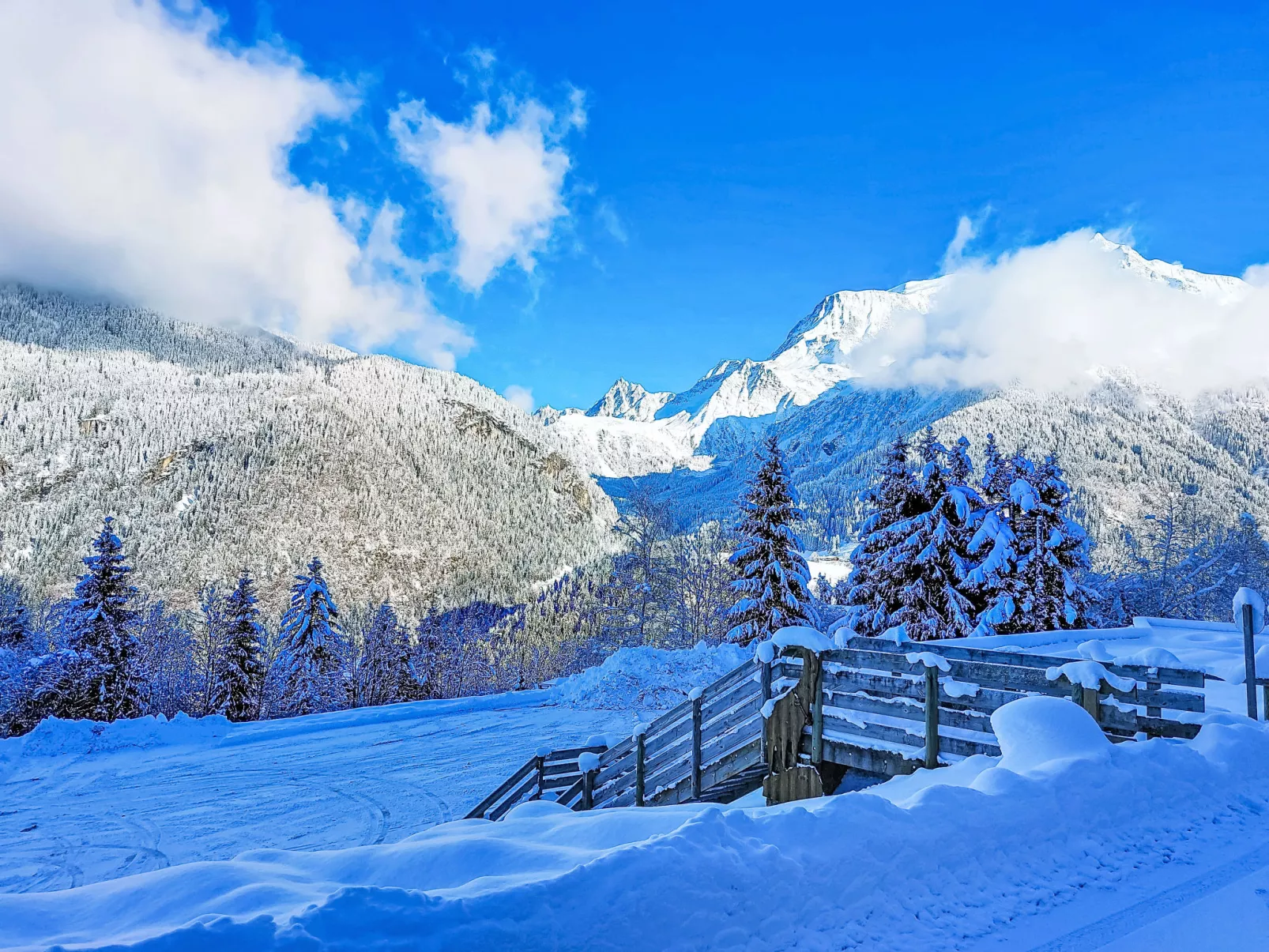 L'aiguille noire-Buiten