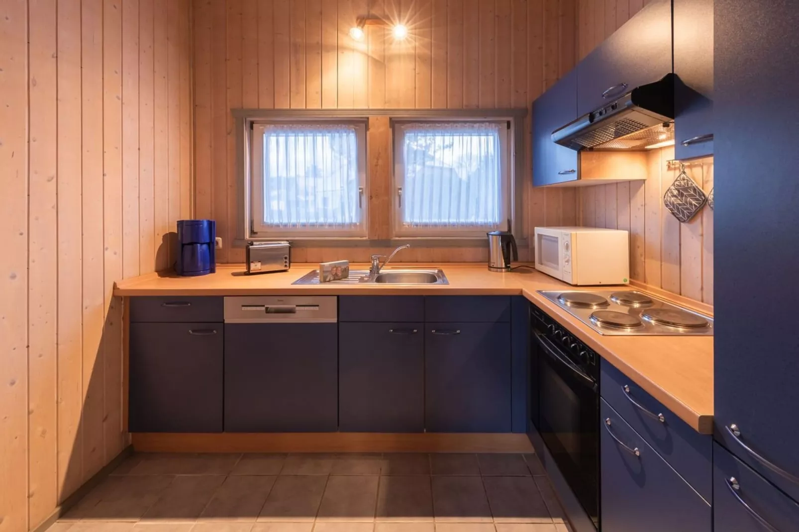 FH Seeschwalbe 242-Keuken