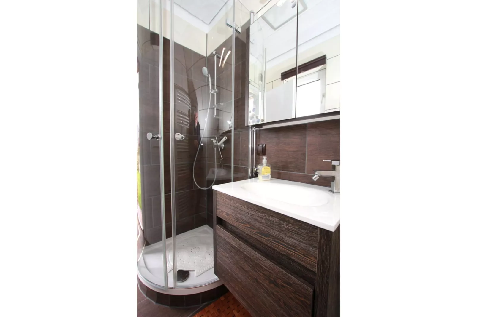 Toms Hütte 16-Badkamer