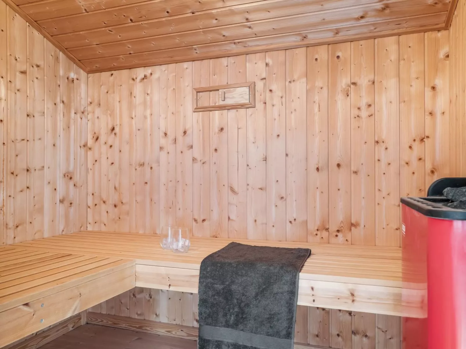 "Ludviga" - 400m from the sea-Binnen