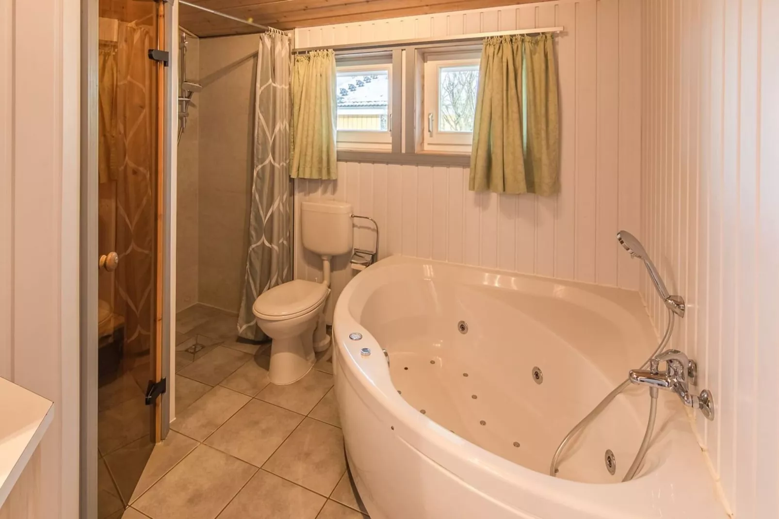 FH Seeschwalbe 223-Badkamer