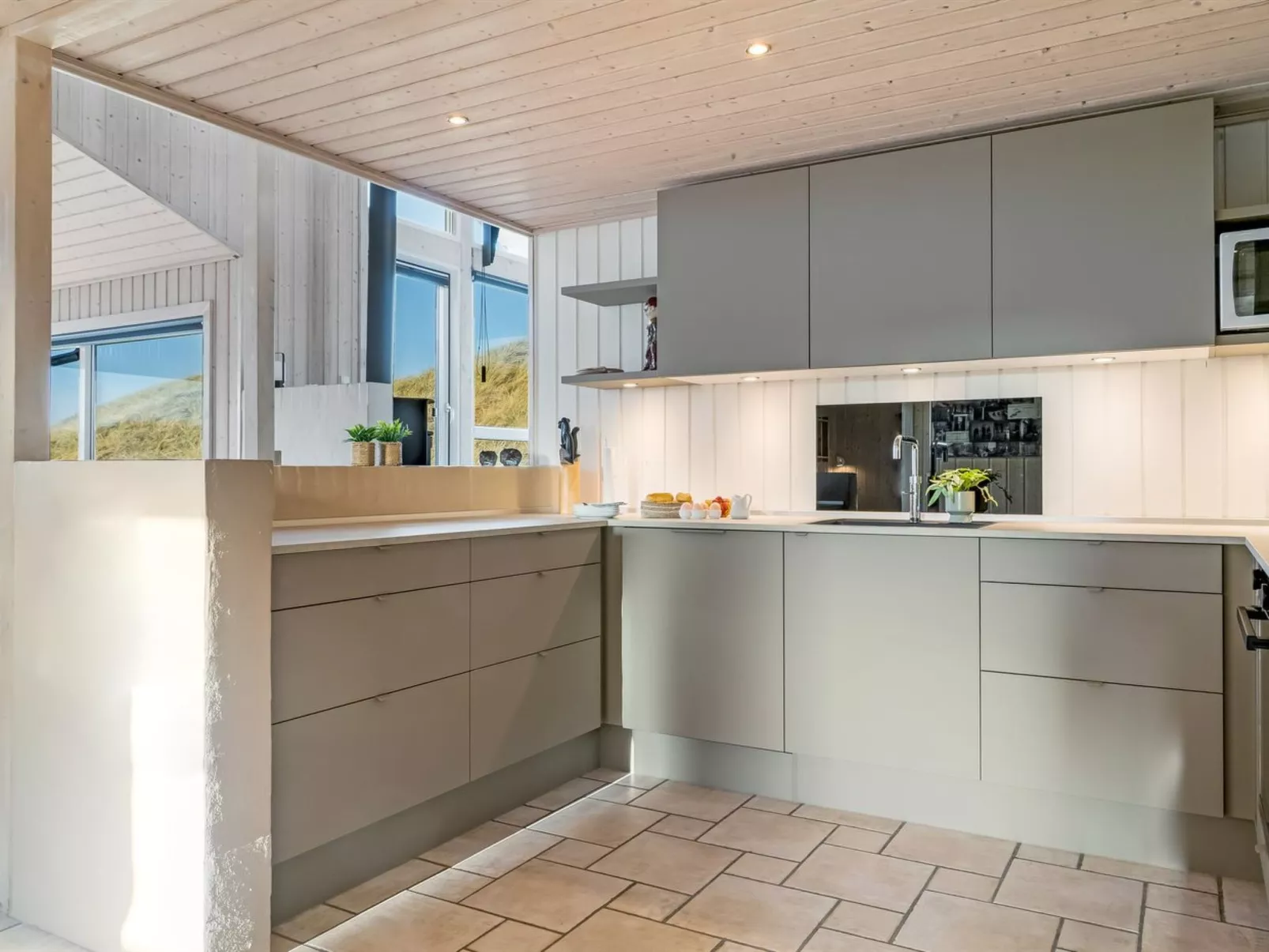 "Ludviga" - 400m from the sea-Binnen