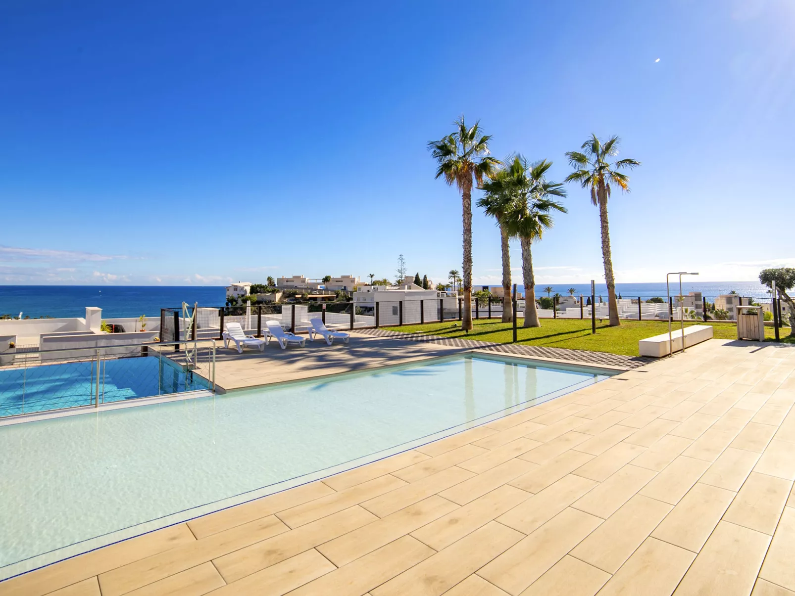 Bolnou Blue Sea-Buiten