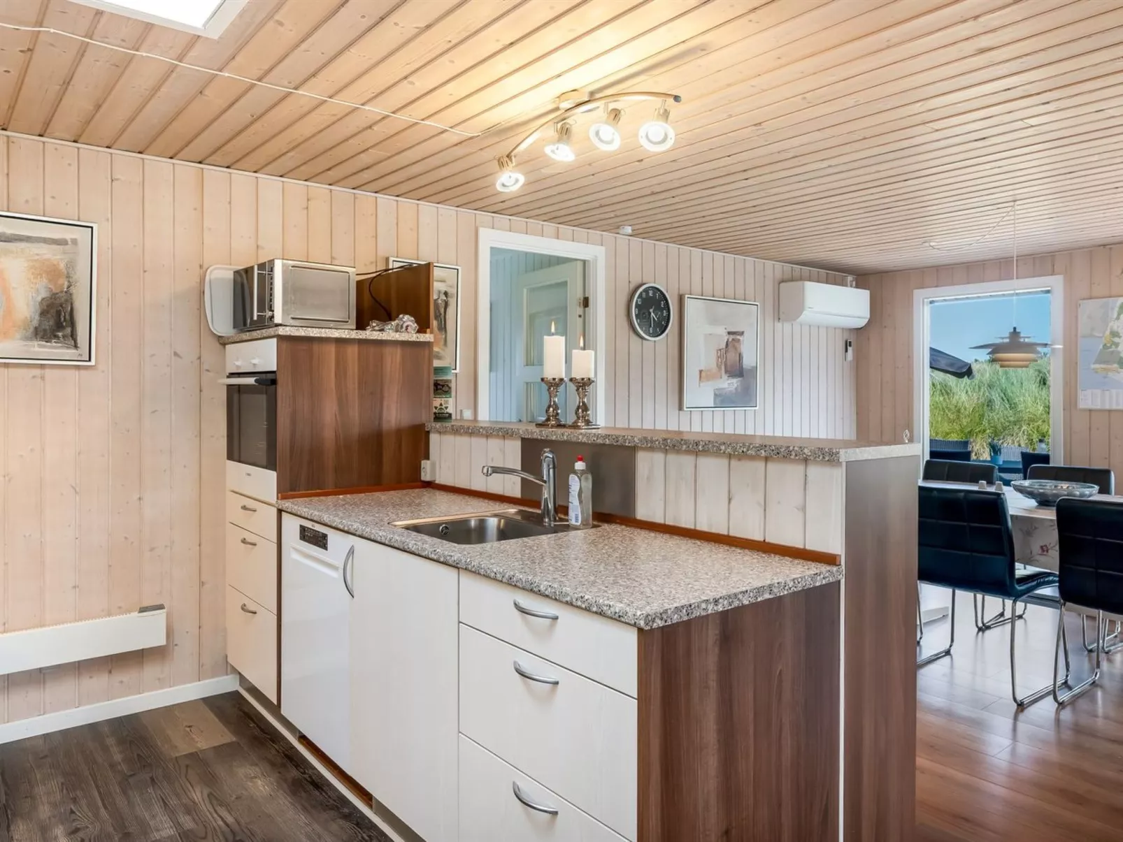 "Ottar" - 400m from the sea-Binnen