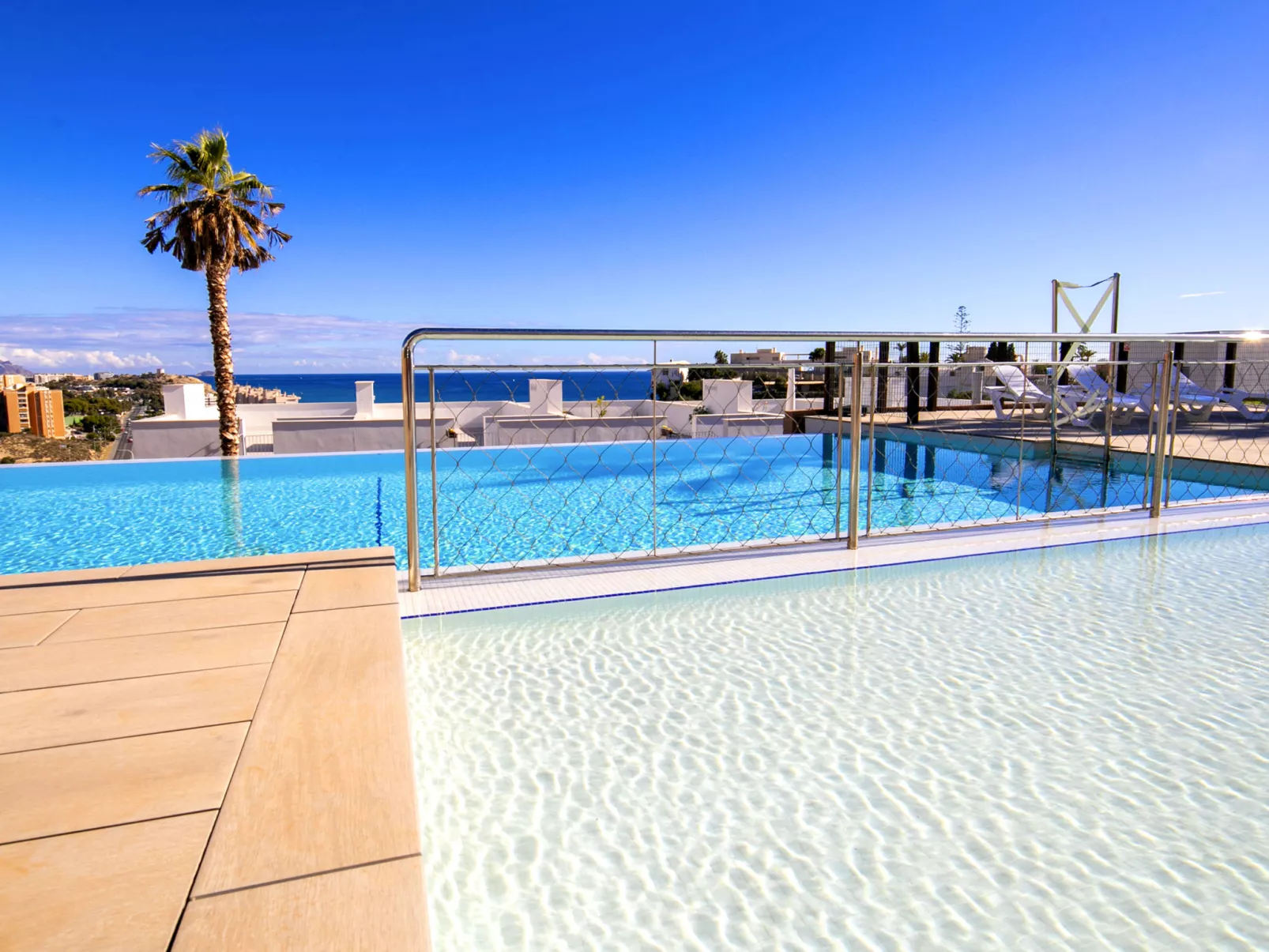 Bolnou Blue Sea-Buiten