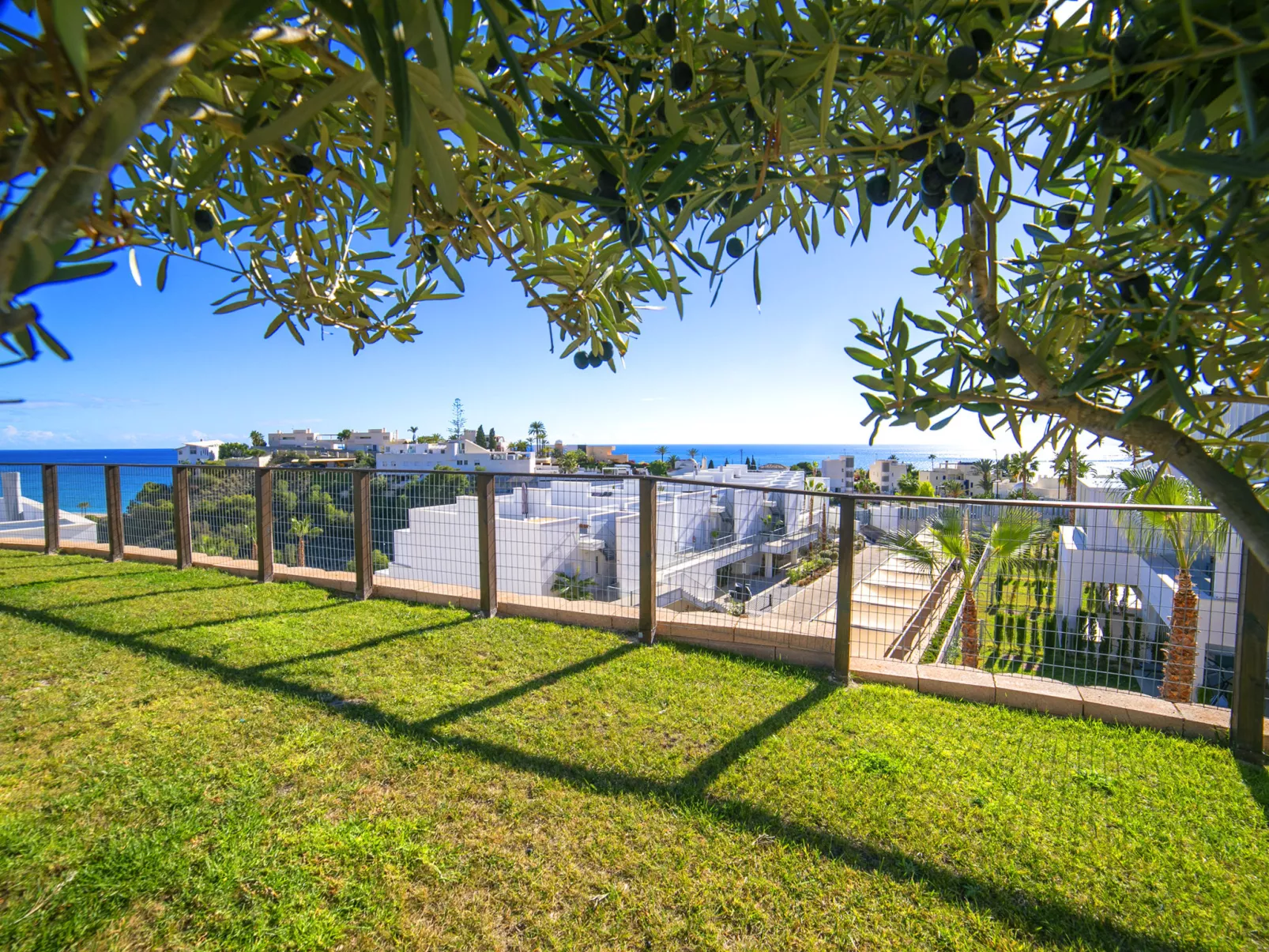 Bolnou Blue Sea-Buiten