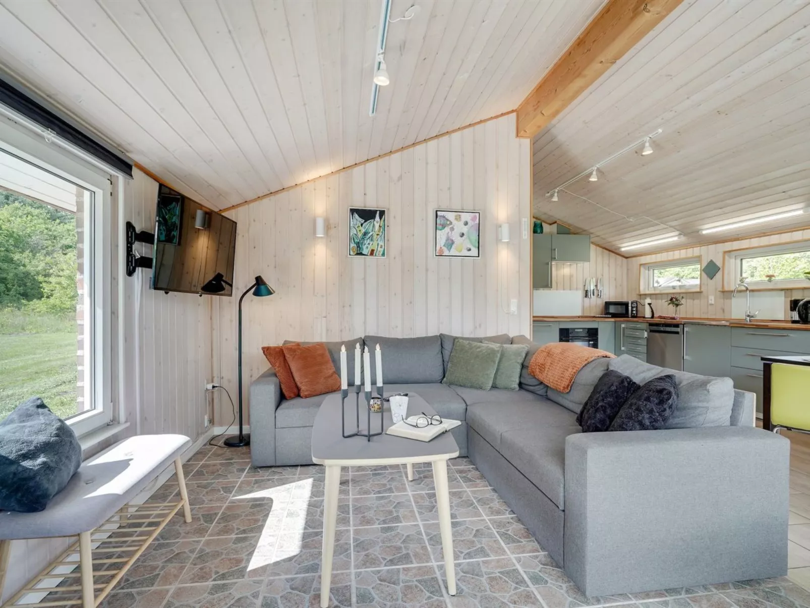 "Alois" - 31km from the sea-Binnen