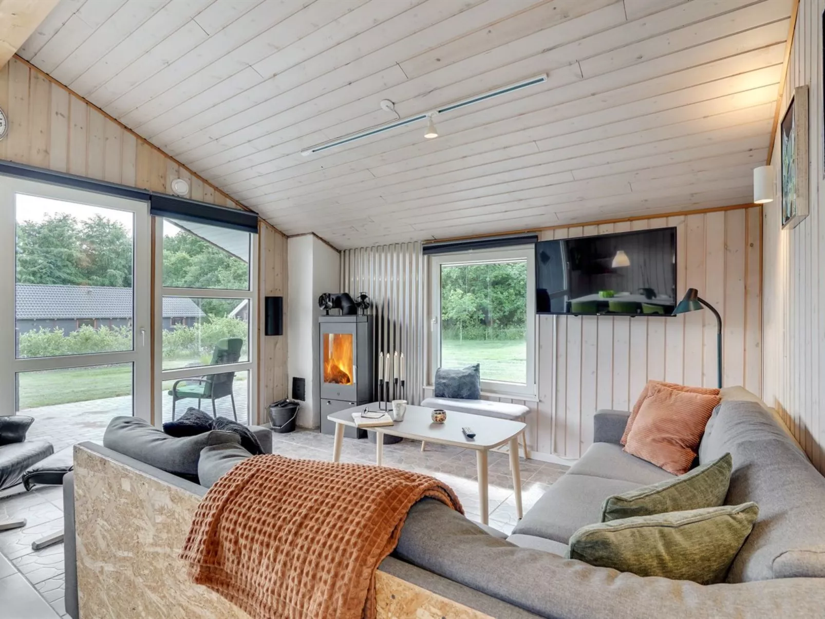 "Alois" - 31km from the sea-Binnen