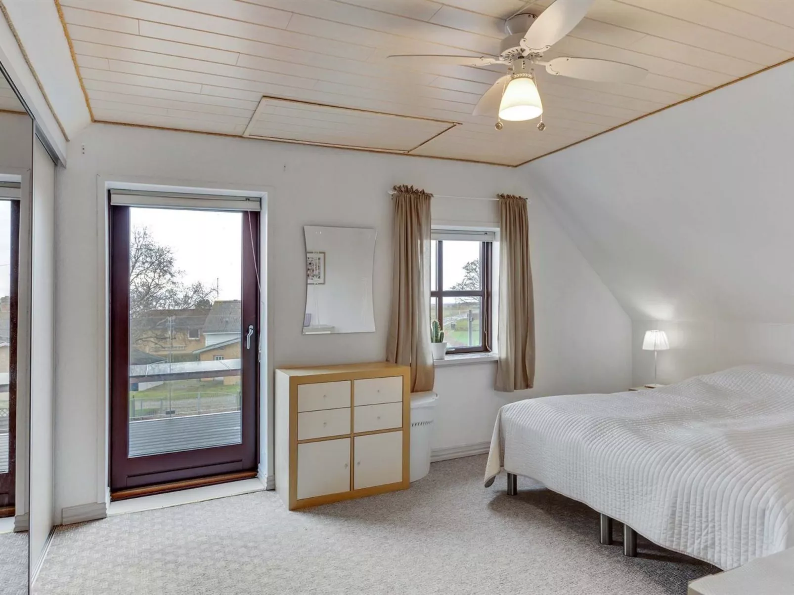 "Amely" - 500m from the sea-Binnen