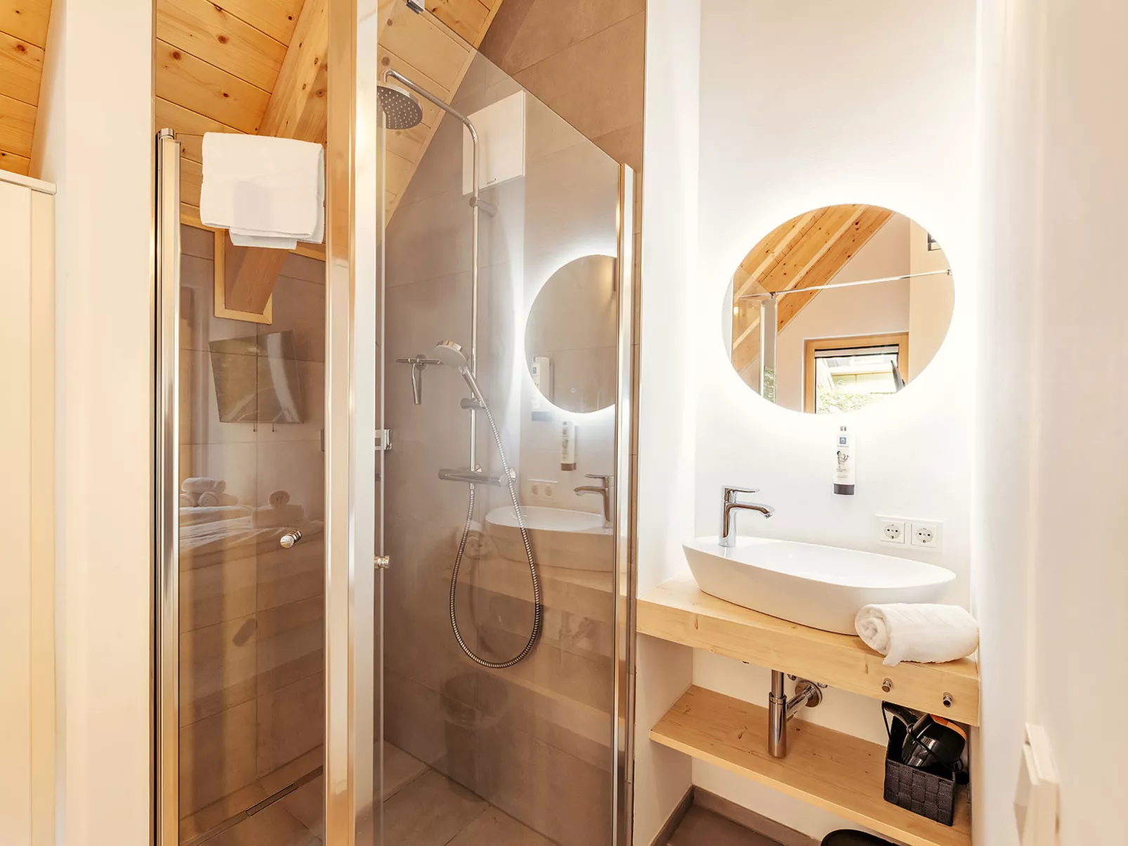 Chalet Nr. 1 mit 2 Schlafzimmern und Sauna-Binnen