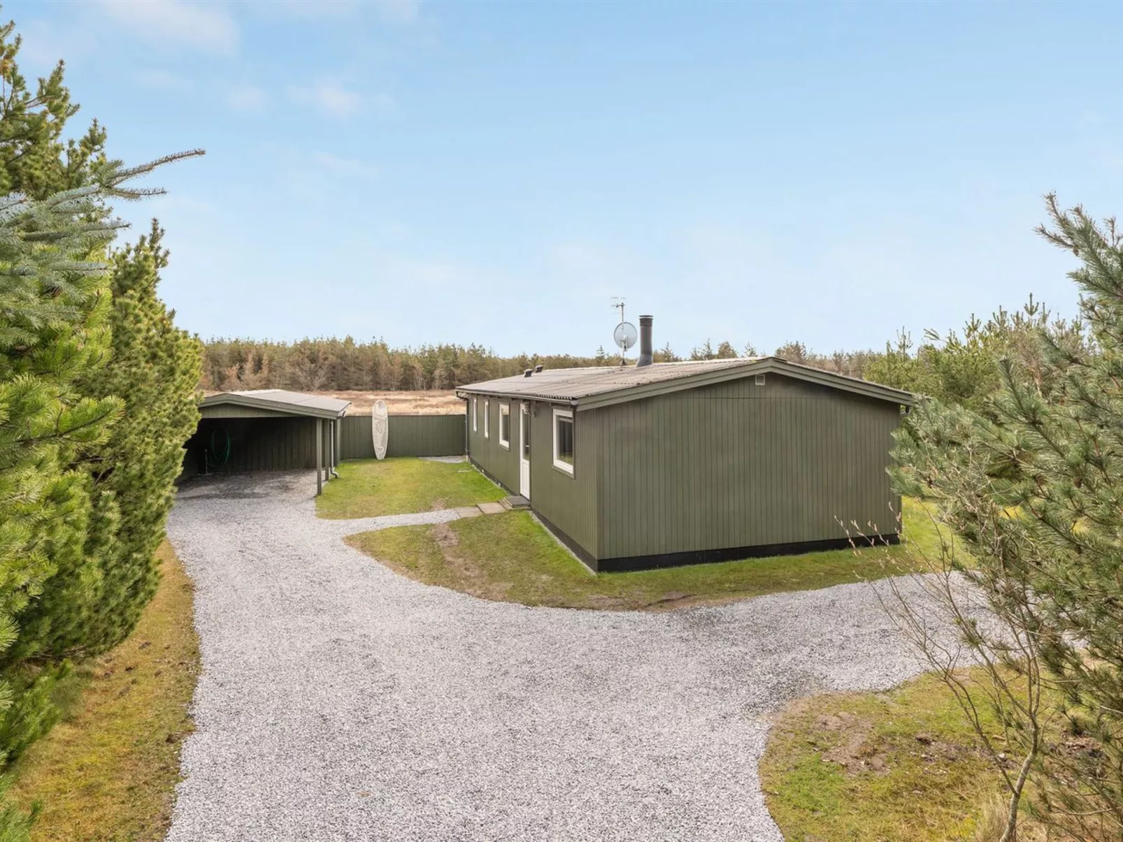 "Asmir" - 1.1km from the sea-Buiten