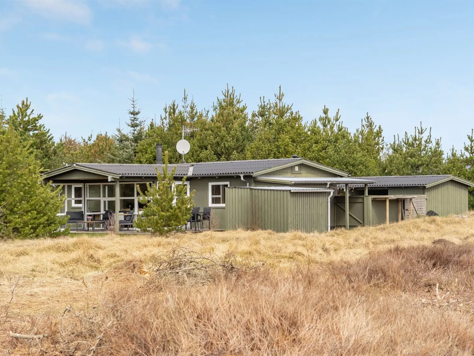 "Asmir" - 1.1km from the sea-Buiten