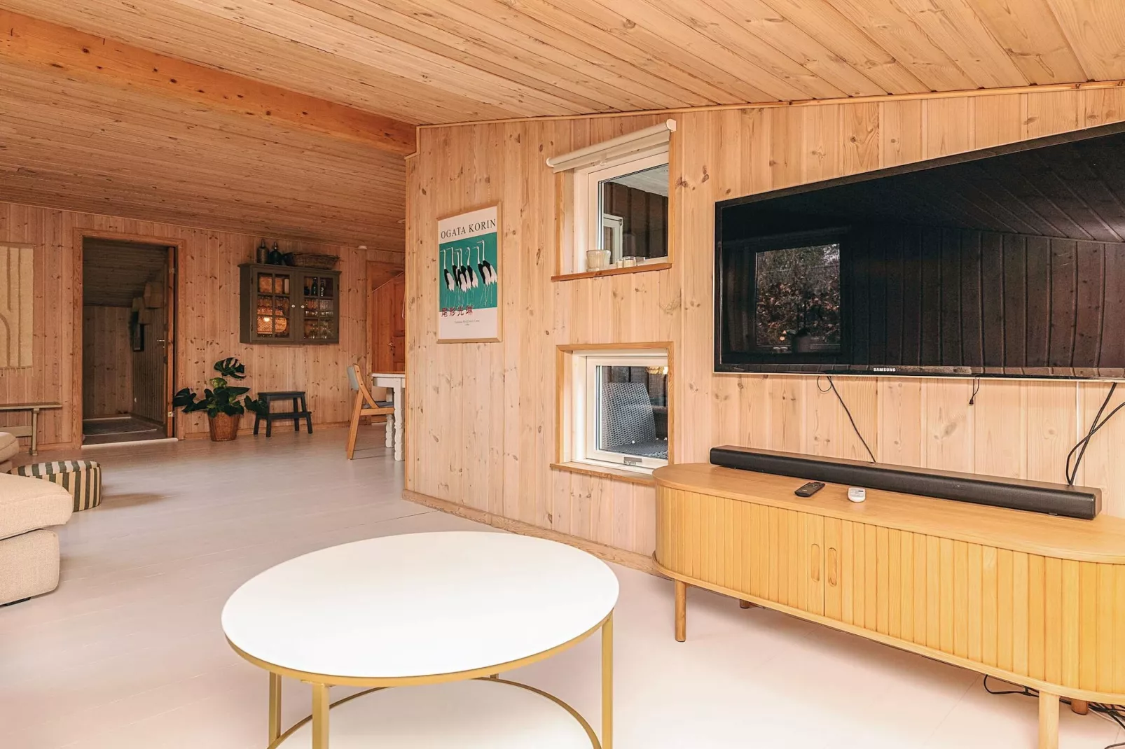 Kusthut met hottub-Binnen