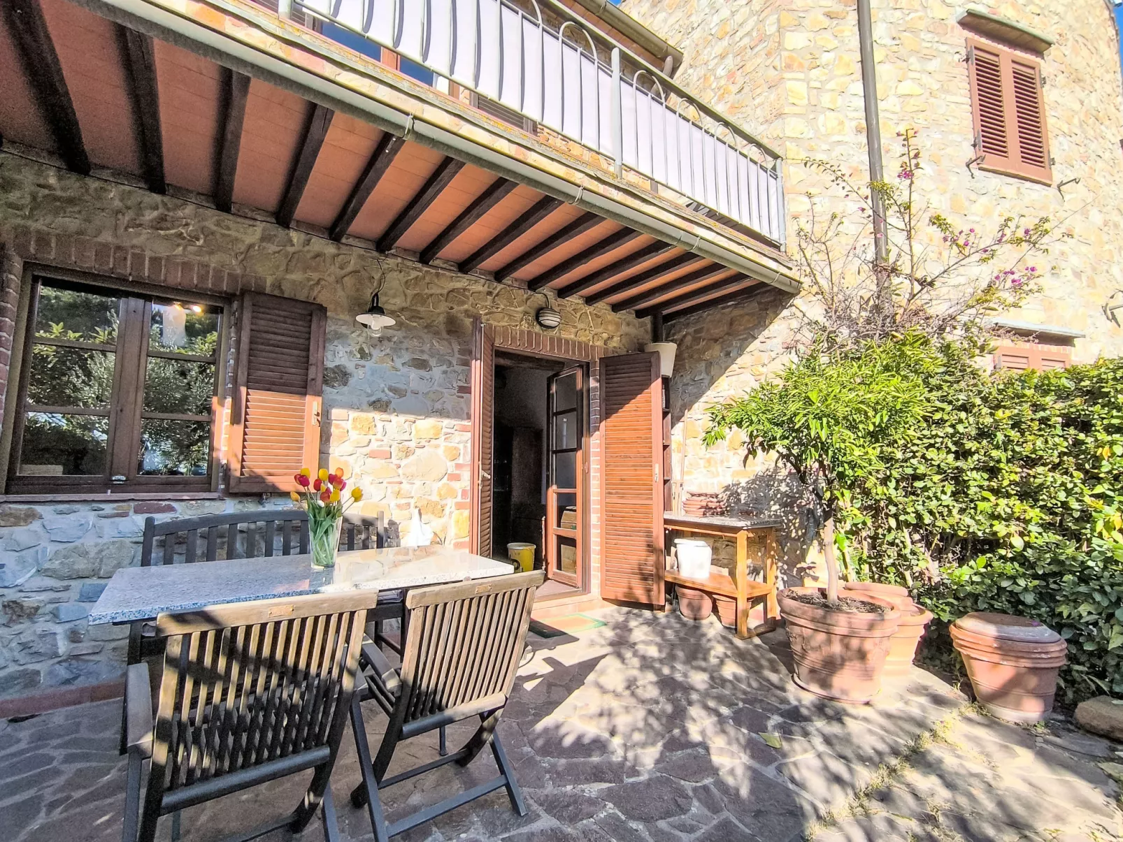 Steffi's House-Buiten