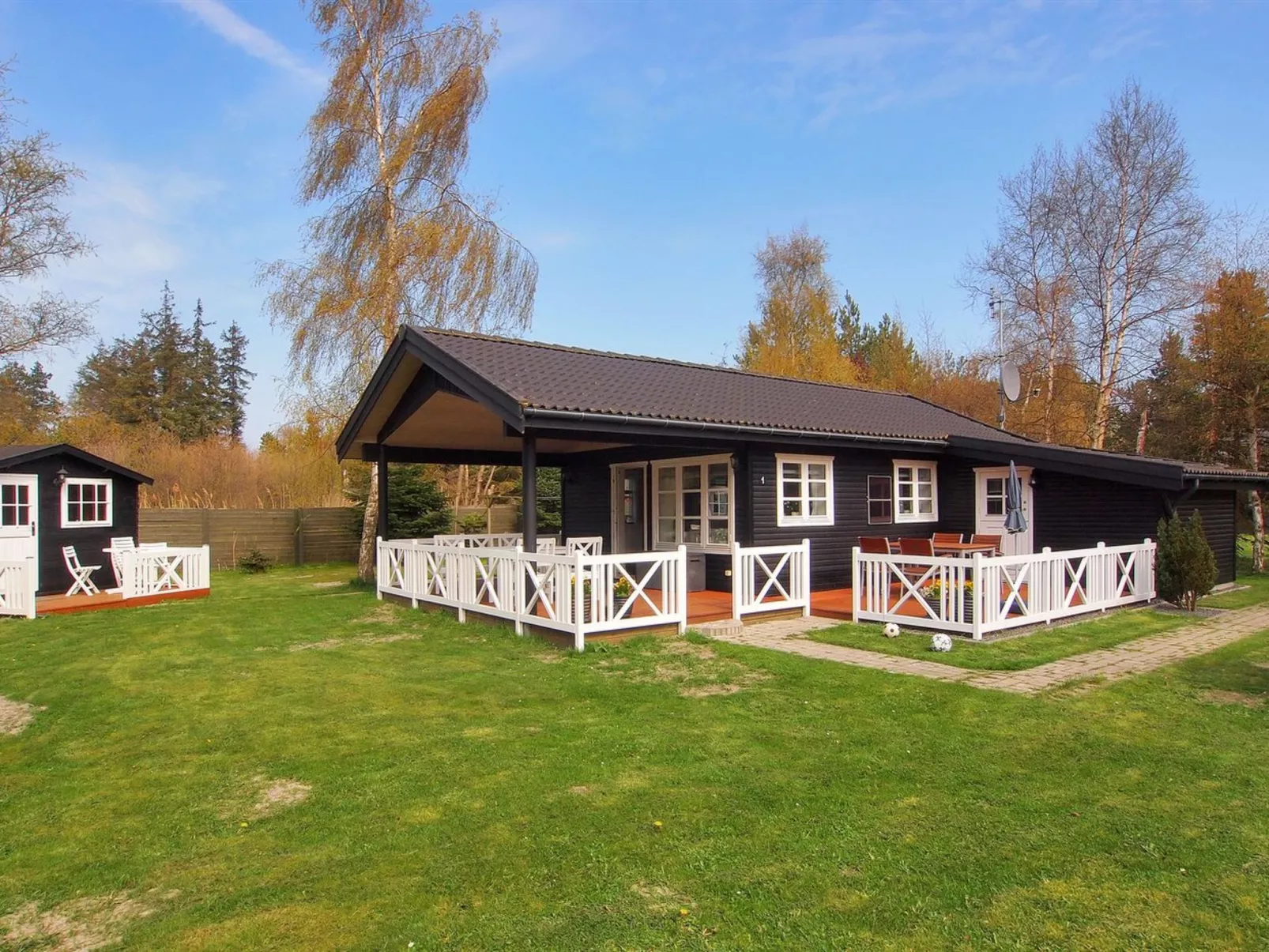 "Enola" - 900m from the sea