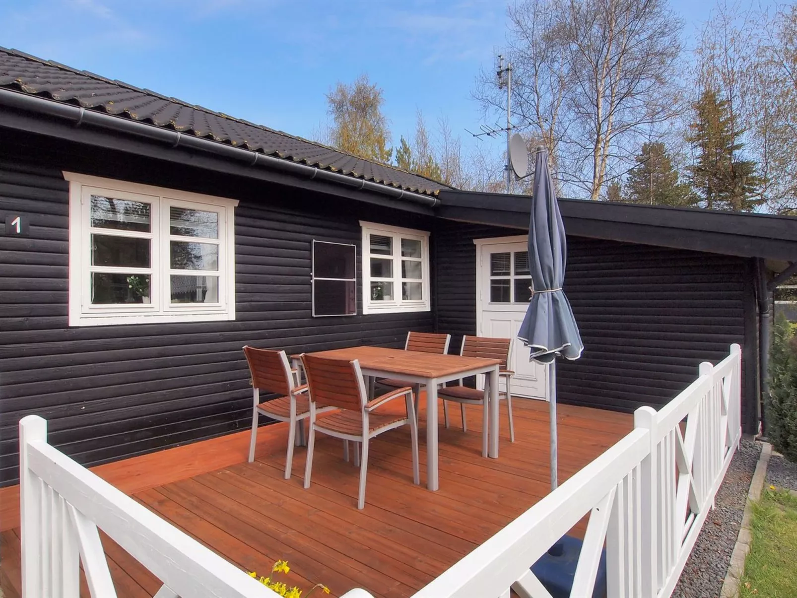 "Enola" - 900m from the sea