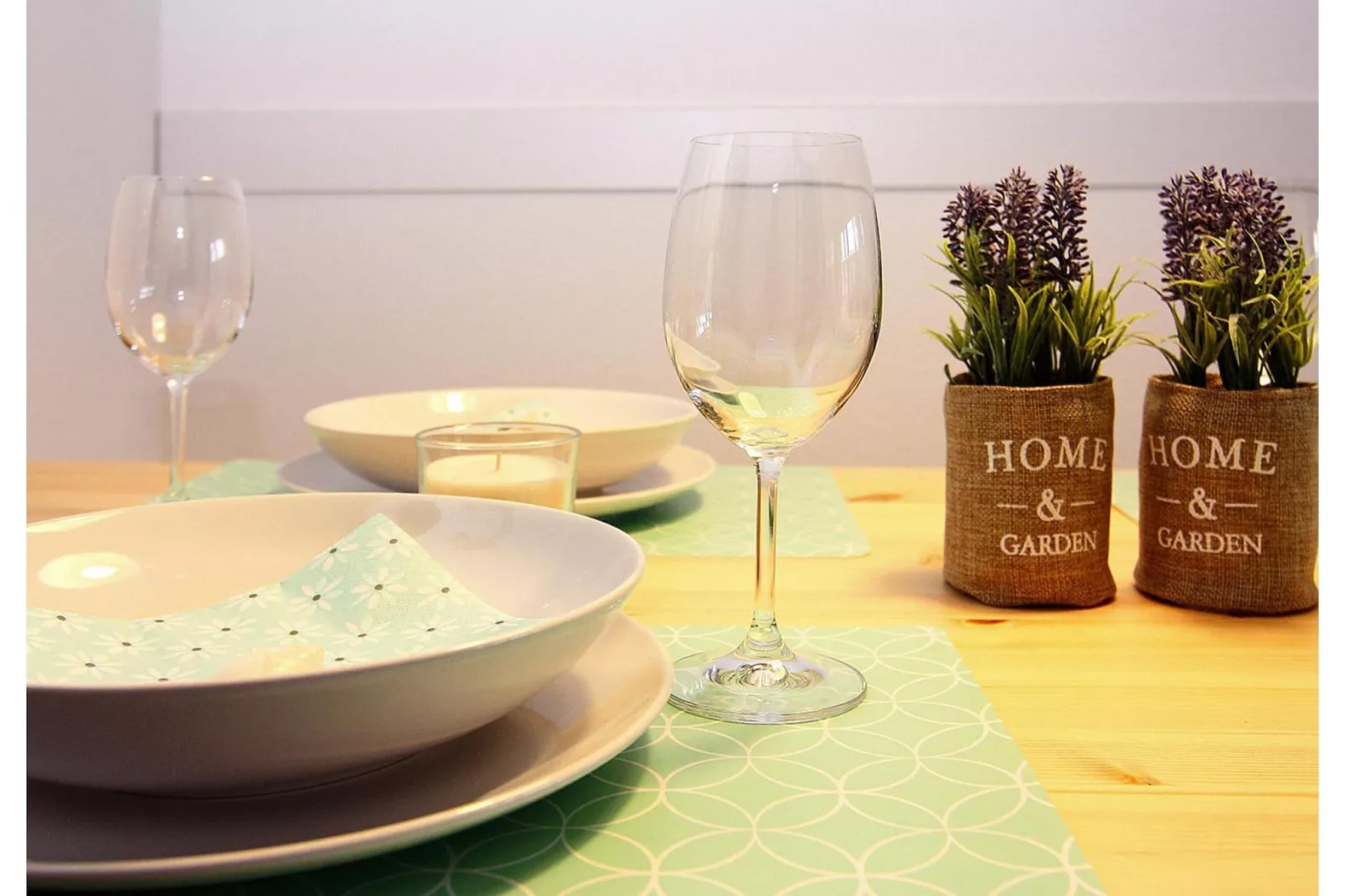 Land and Sea-Eetkamer