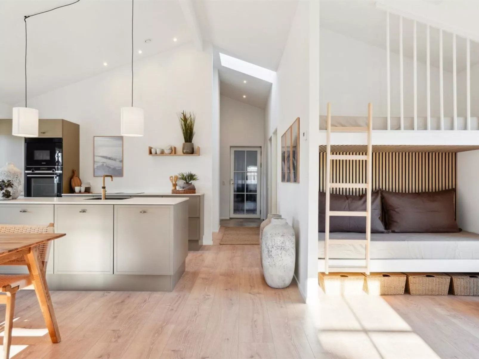 "Eida" - 500m from the sea-Binnen