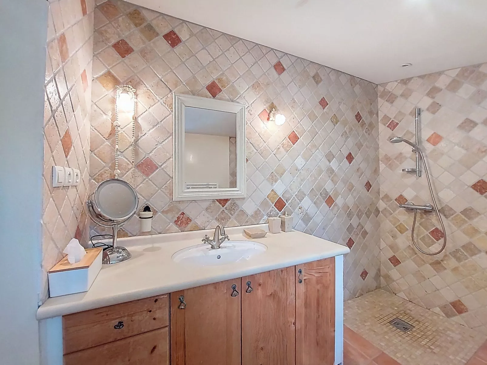 Le Four à Chaux-Binnen