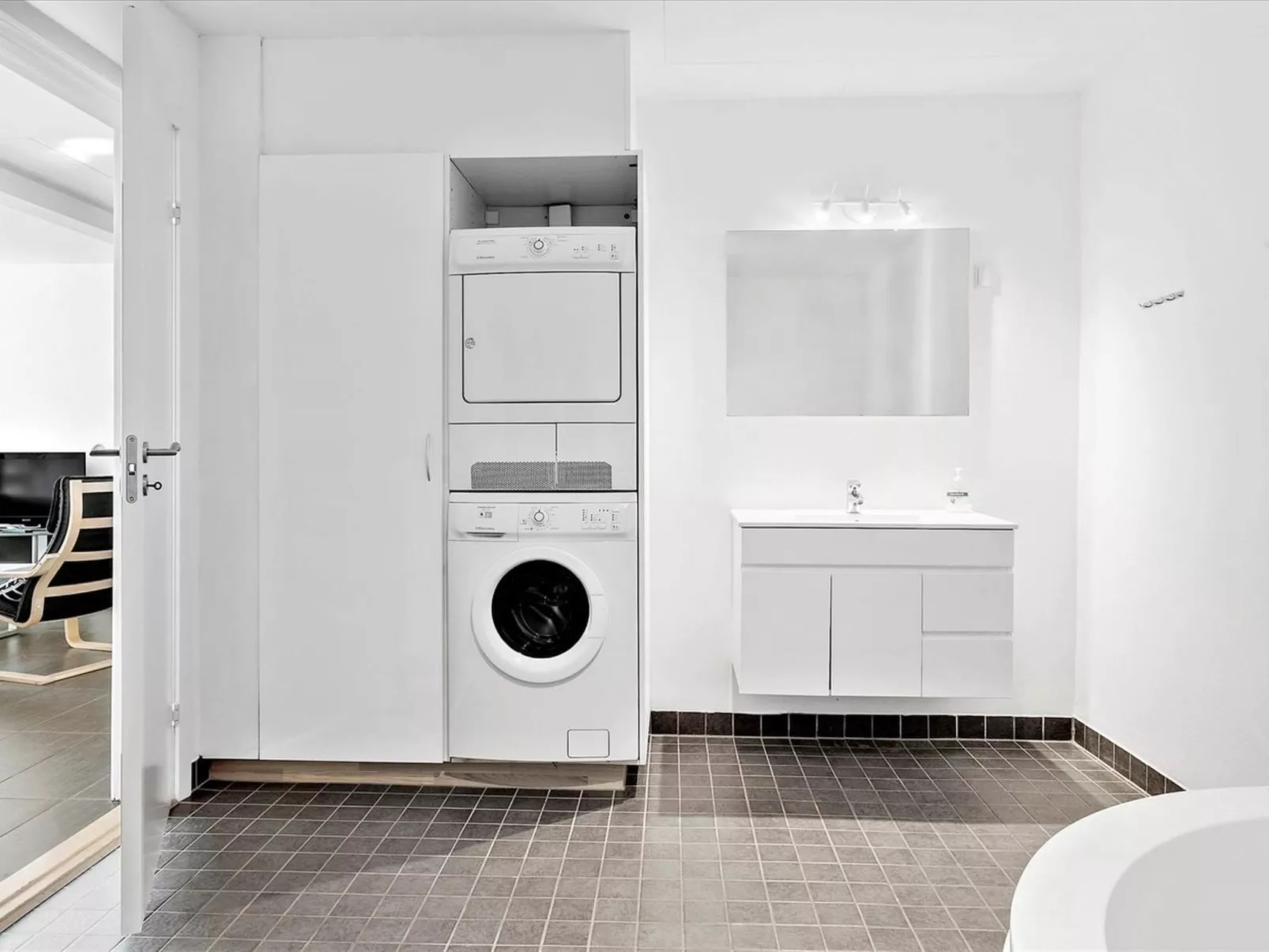 "Viljo" - 100m from the sea-Binnen