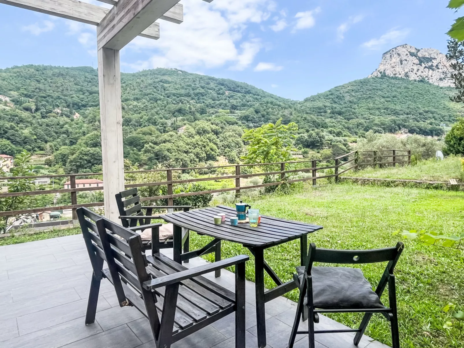 Le radici dell´ulivo-Buiten