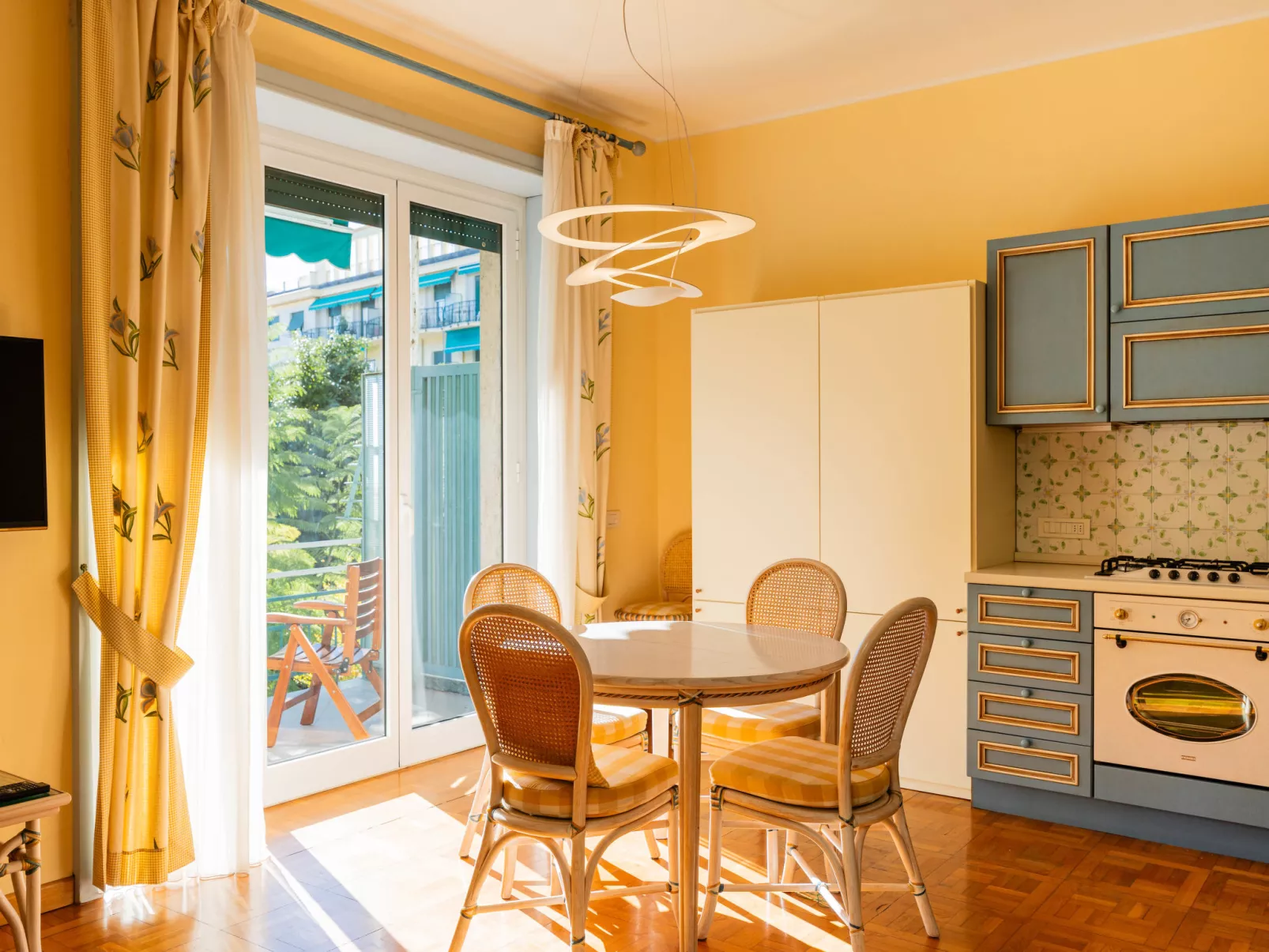 Sunshine Dreams-Binnen