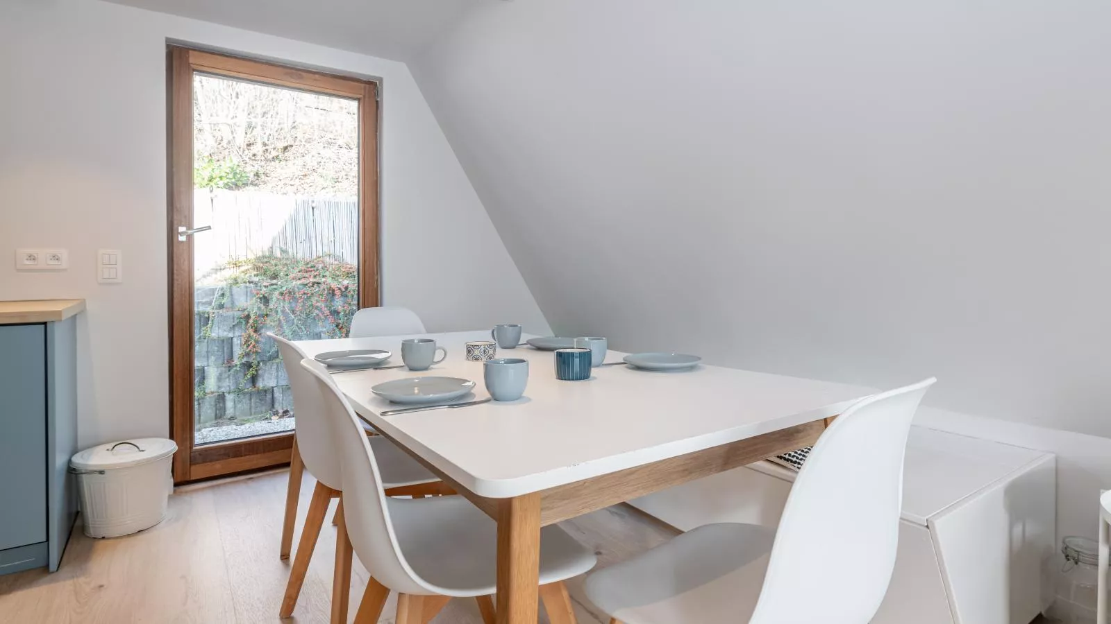 Cabane Crevette-Eetkamer