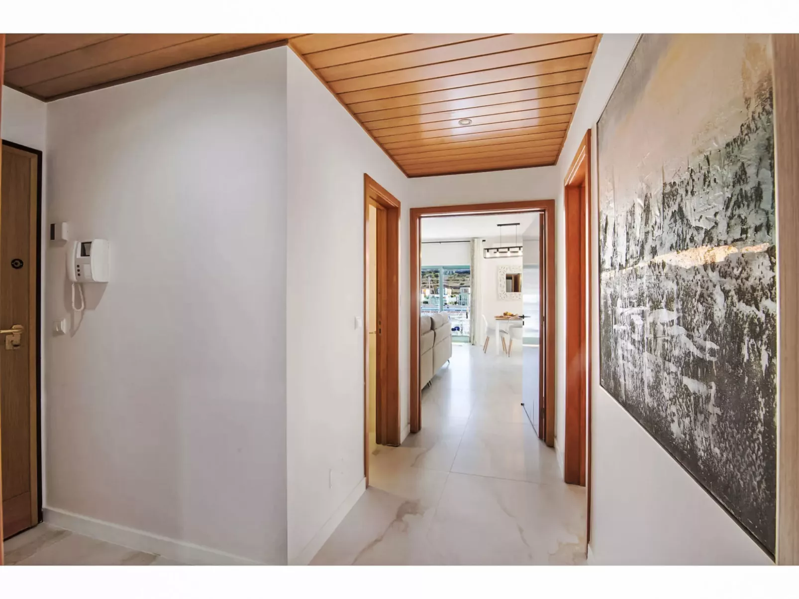 W Marina - Sunny Way-Binnen