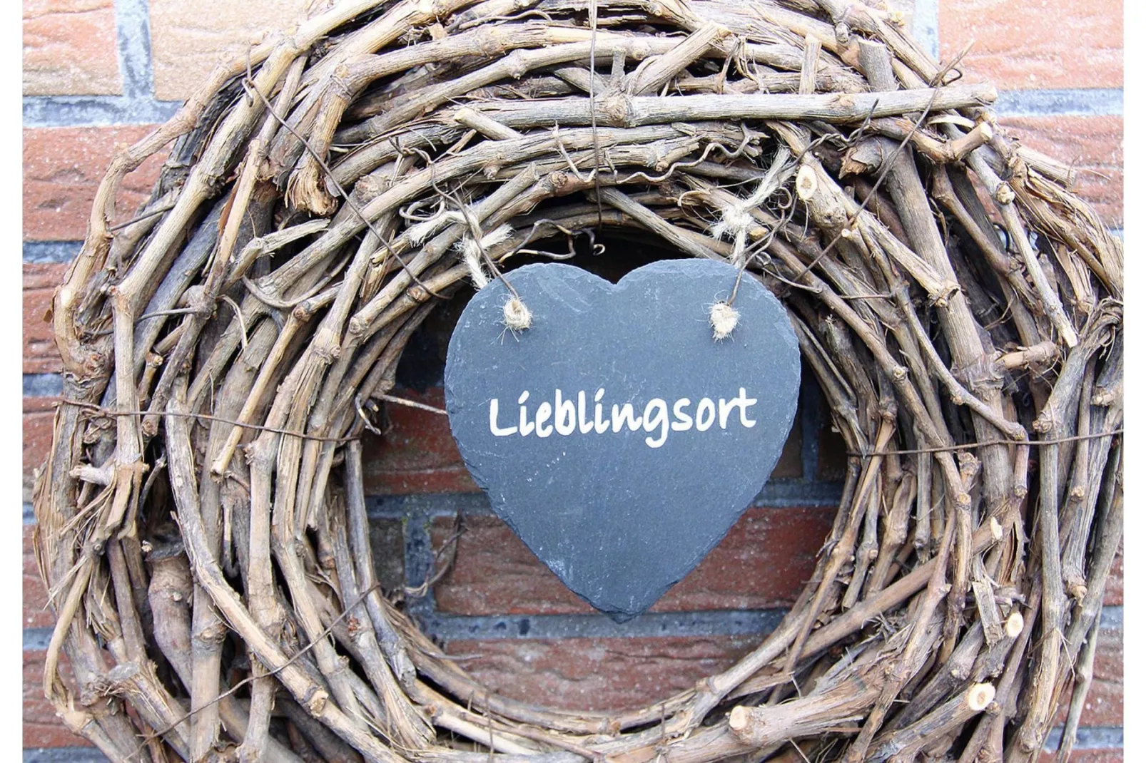 Land and Sea-Hal-ontvangst