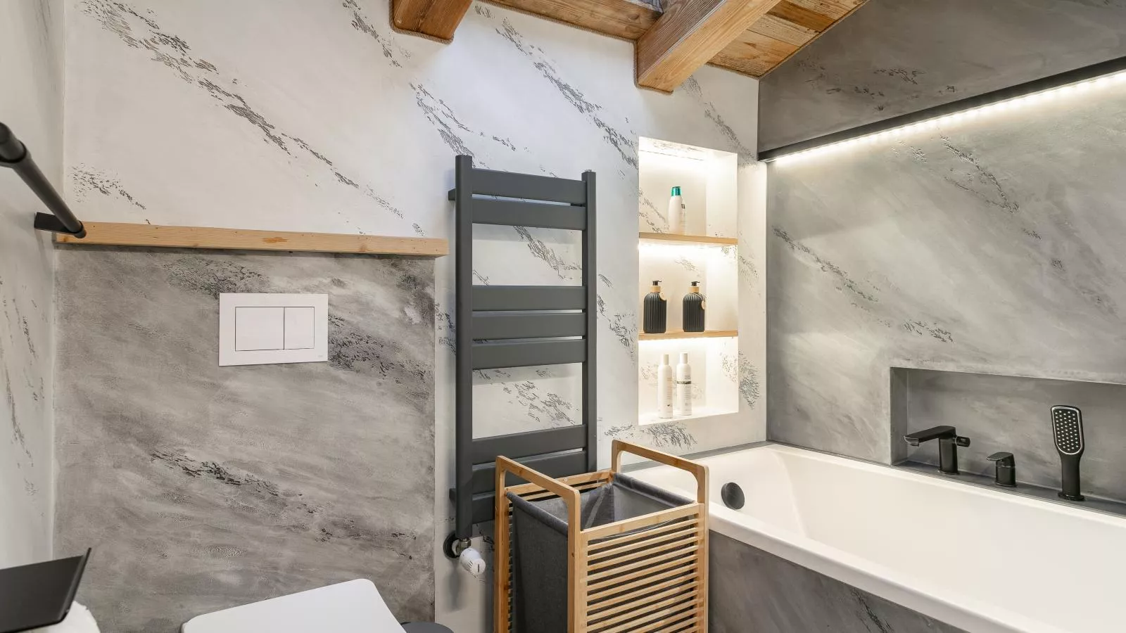 Almversteck Hollersbach-Badkamer