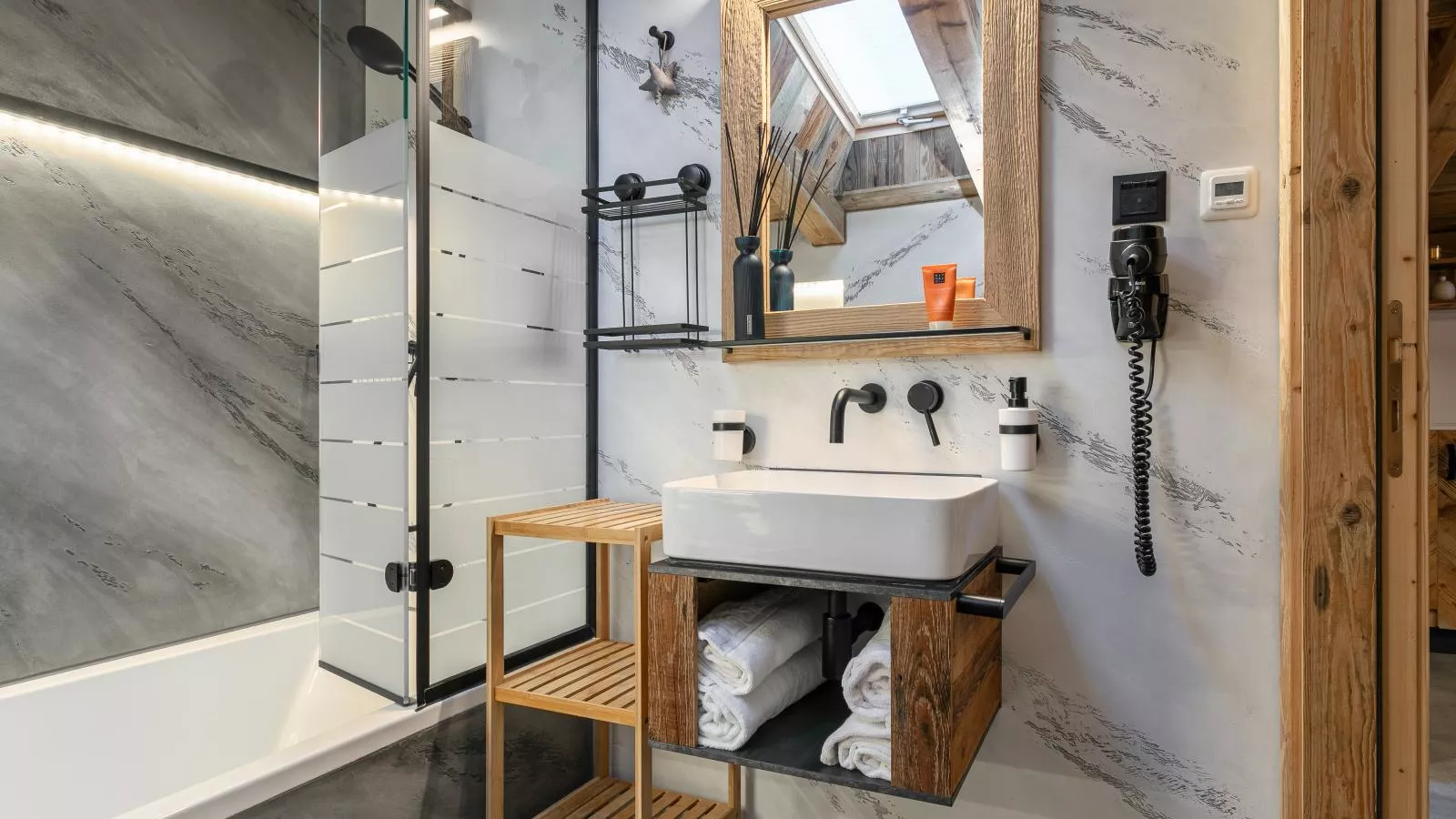 Almversteck Hollersbach-Badkamer