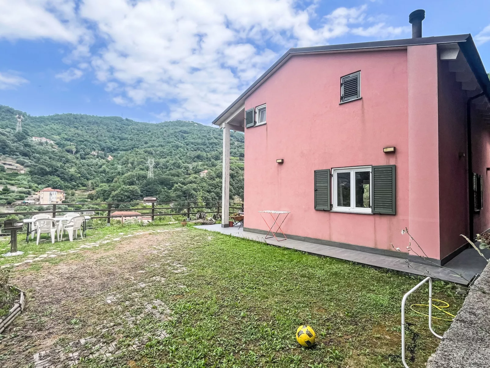 Le radici dell´ulivo-Buiten