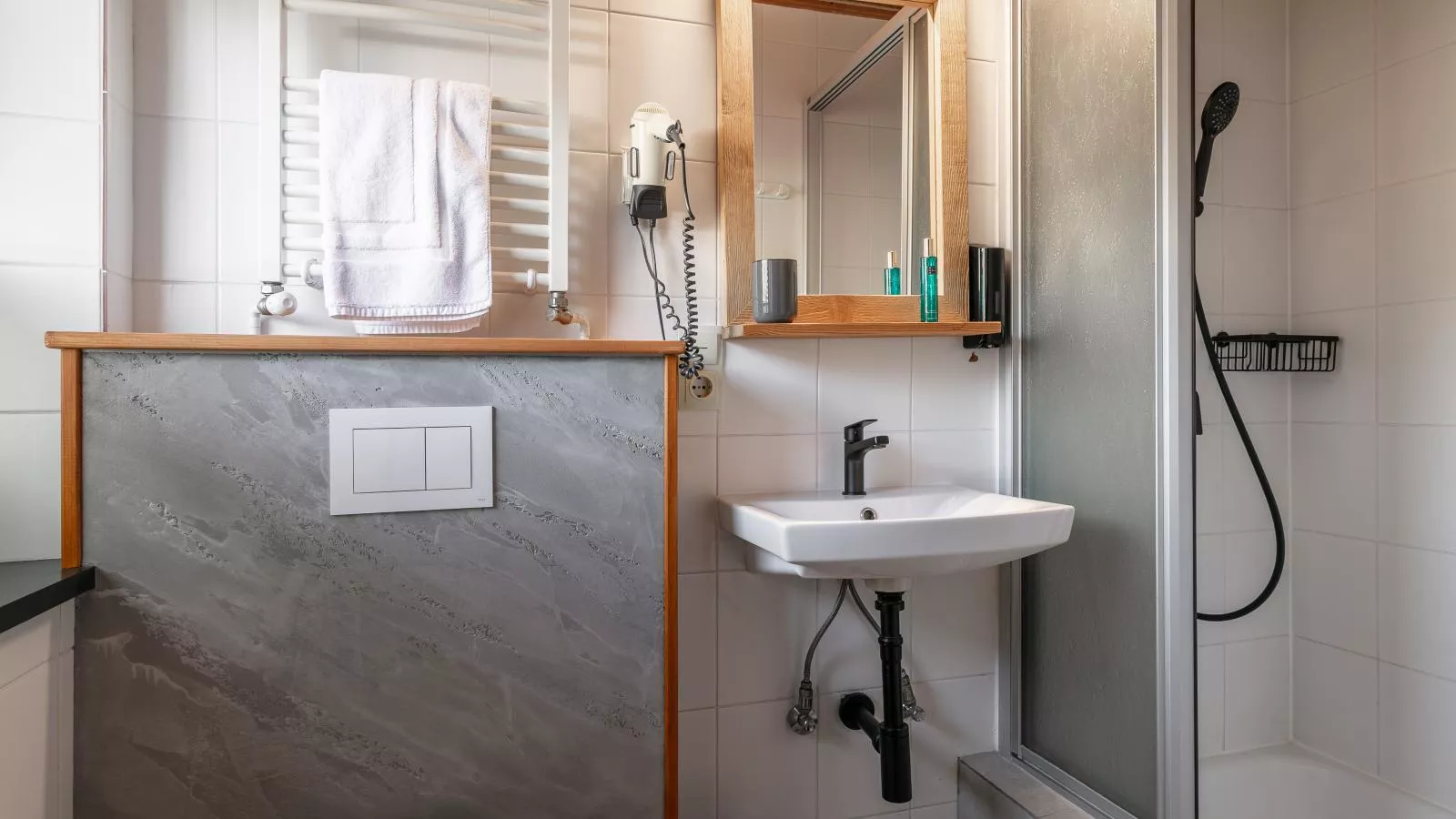 Bergzeit Hollersbach L-Badkamer