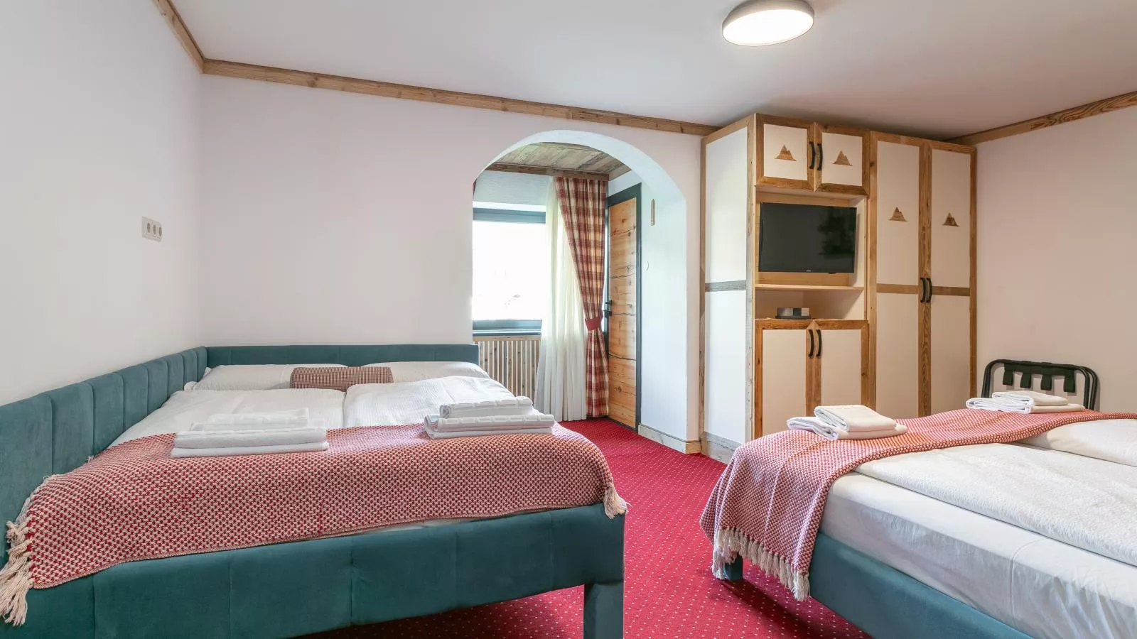 Bergzeit Hollersbach L-Slaapkamer