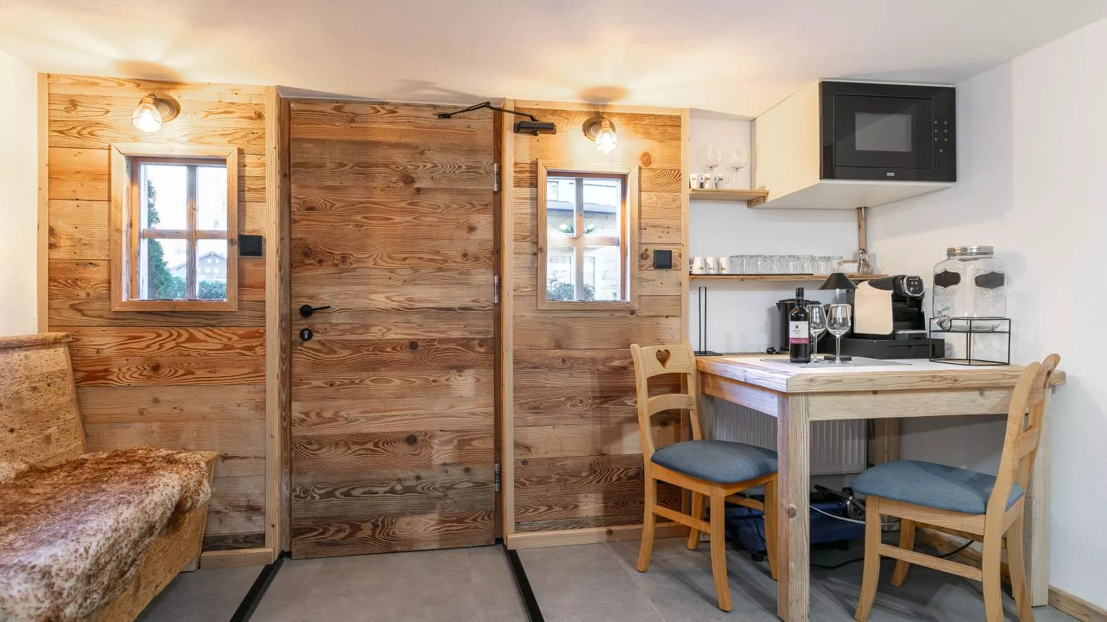 Almversteck Hollersbach-Eetkamer