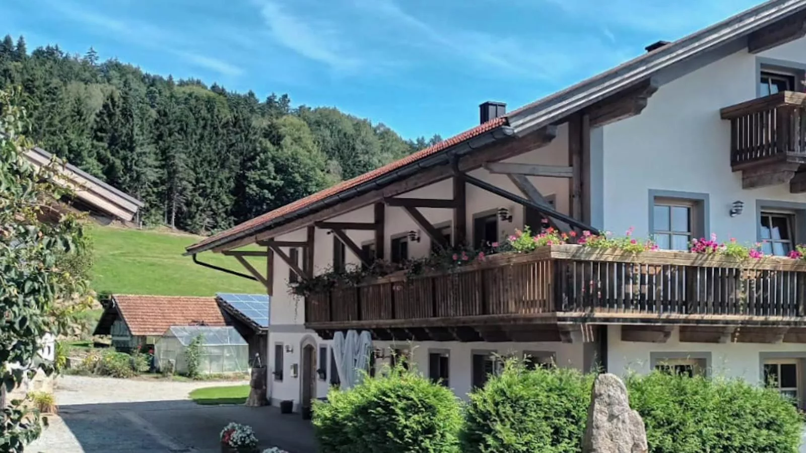 Holzfurtner-Buitenkant zomer