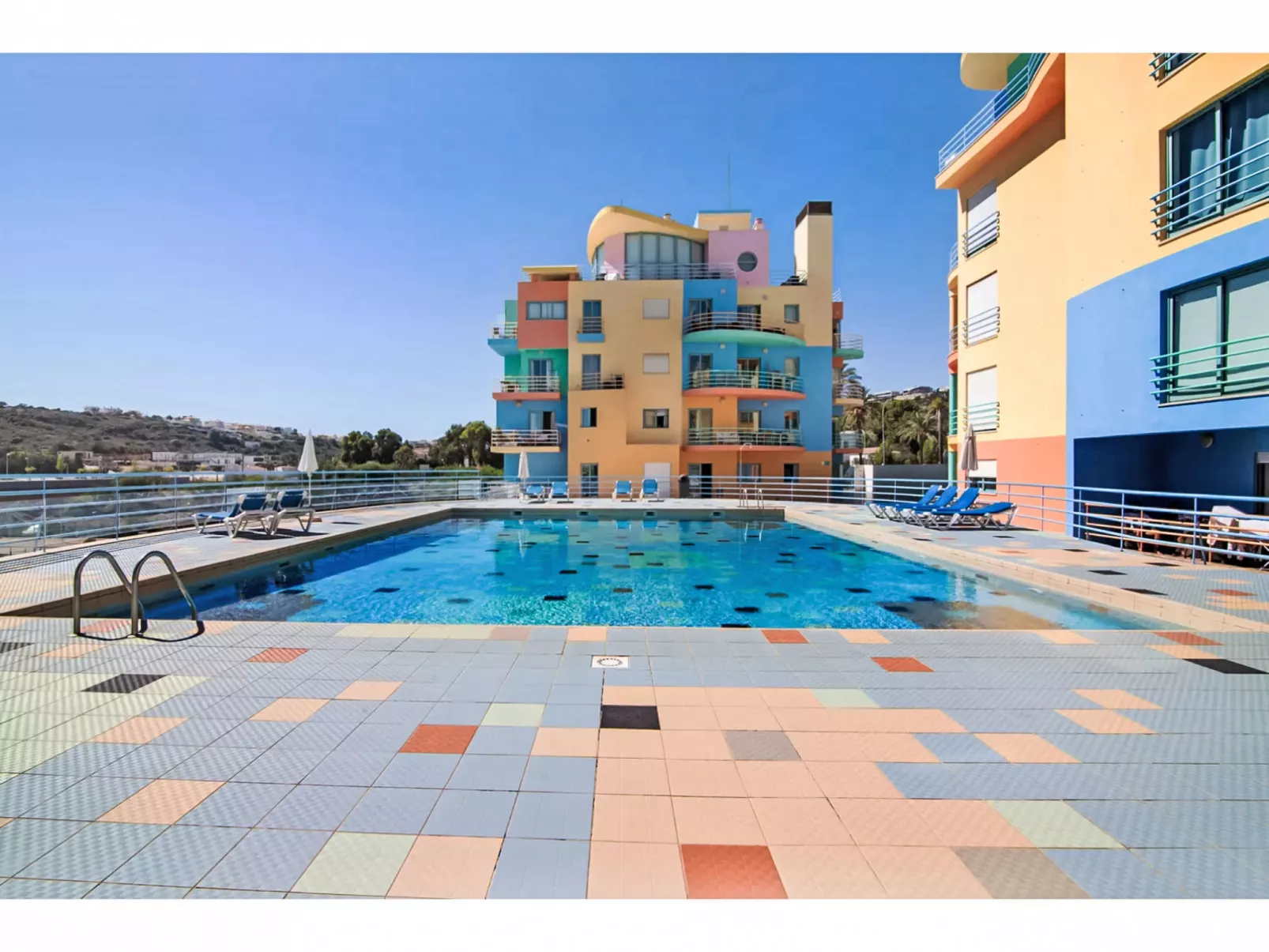 W Marina - Sunny Way-Buiten