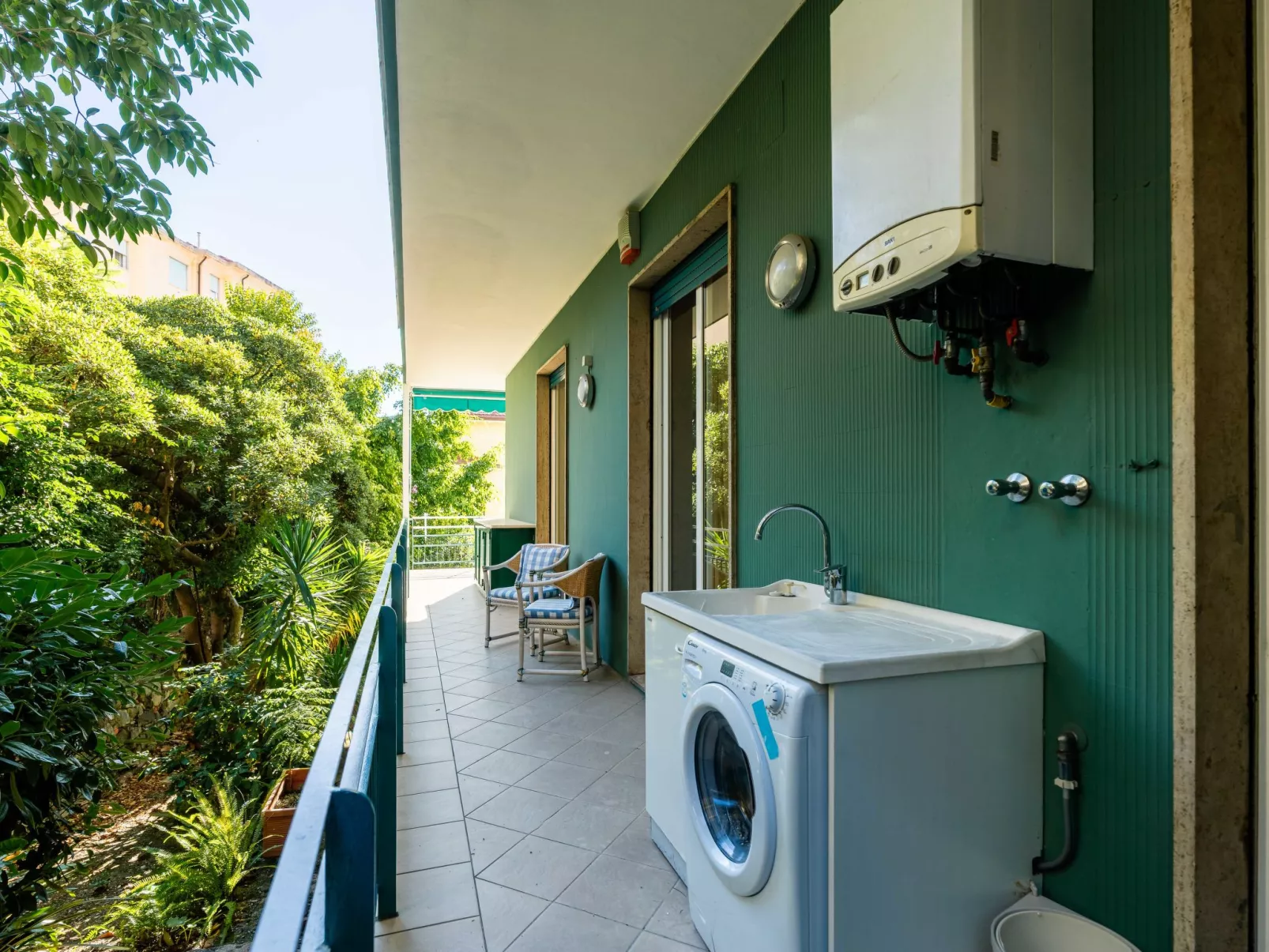 Sunshine Dreams-Buiten