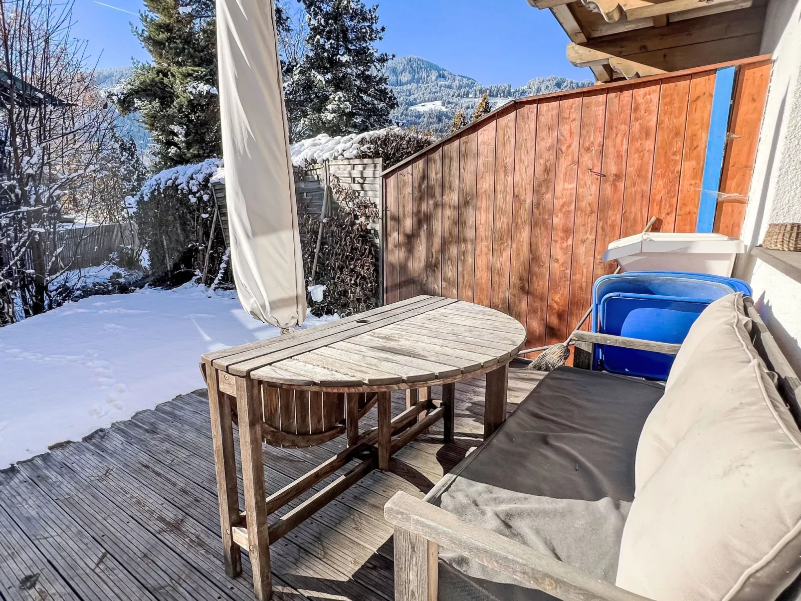 Blauer Elefant-Buiten