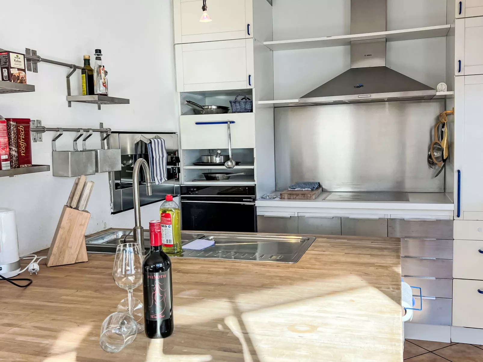 Blauer Elefant-Binnen