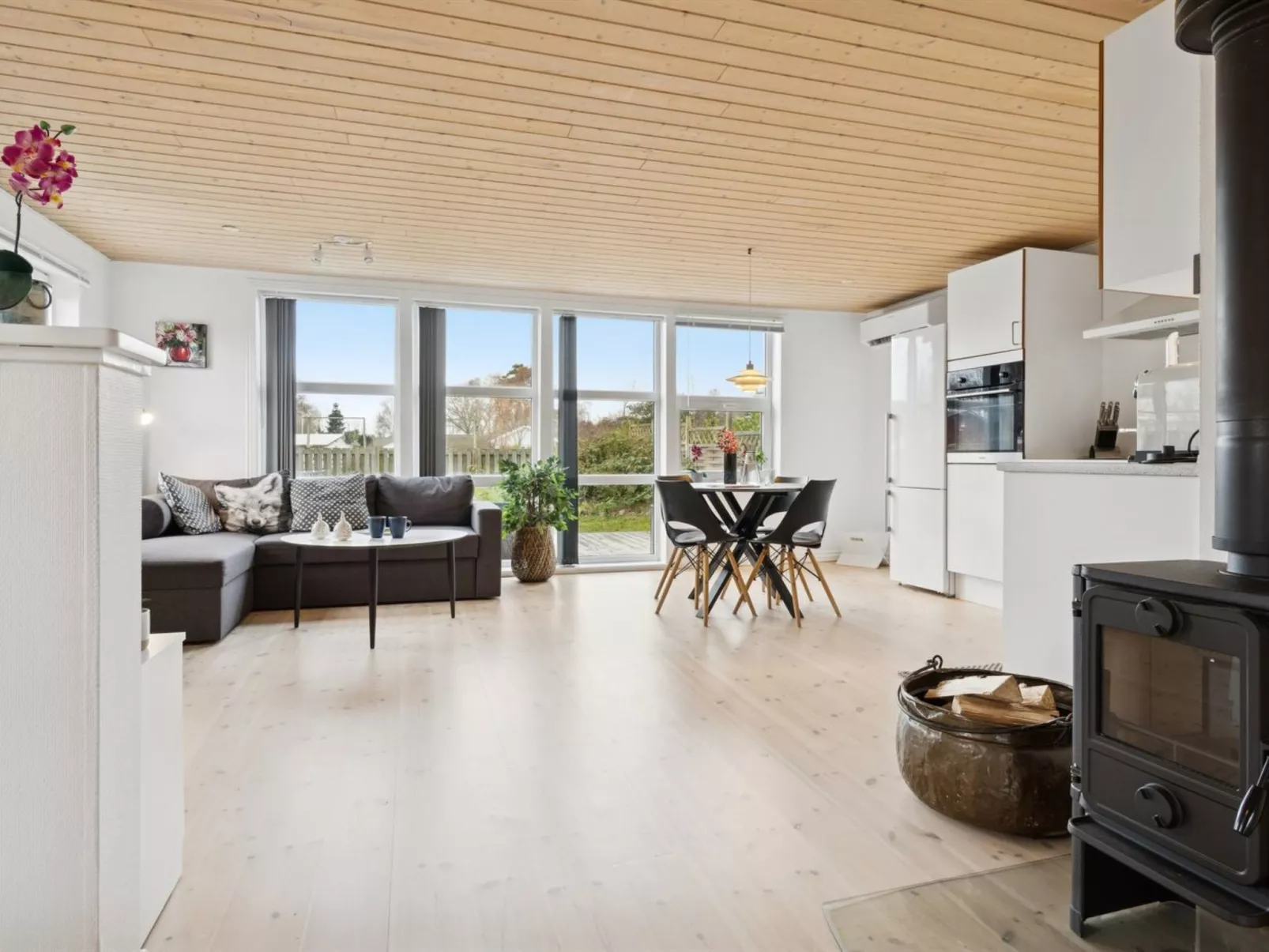 "Algeth" - 350m from the sea-Binnen