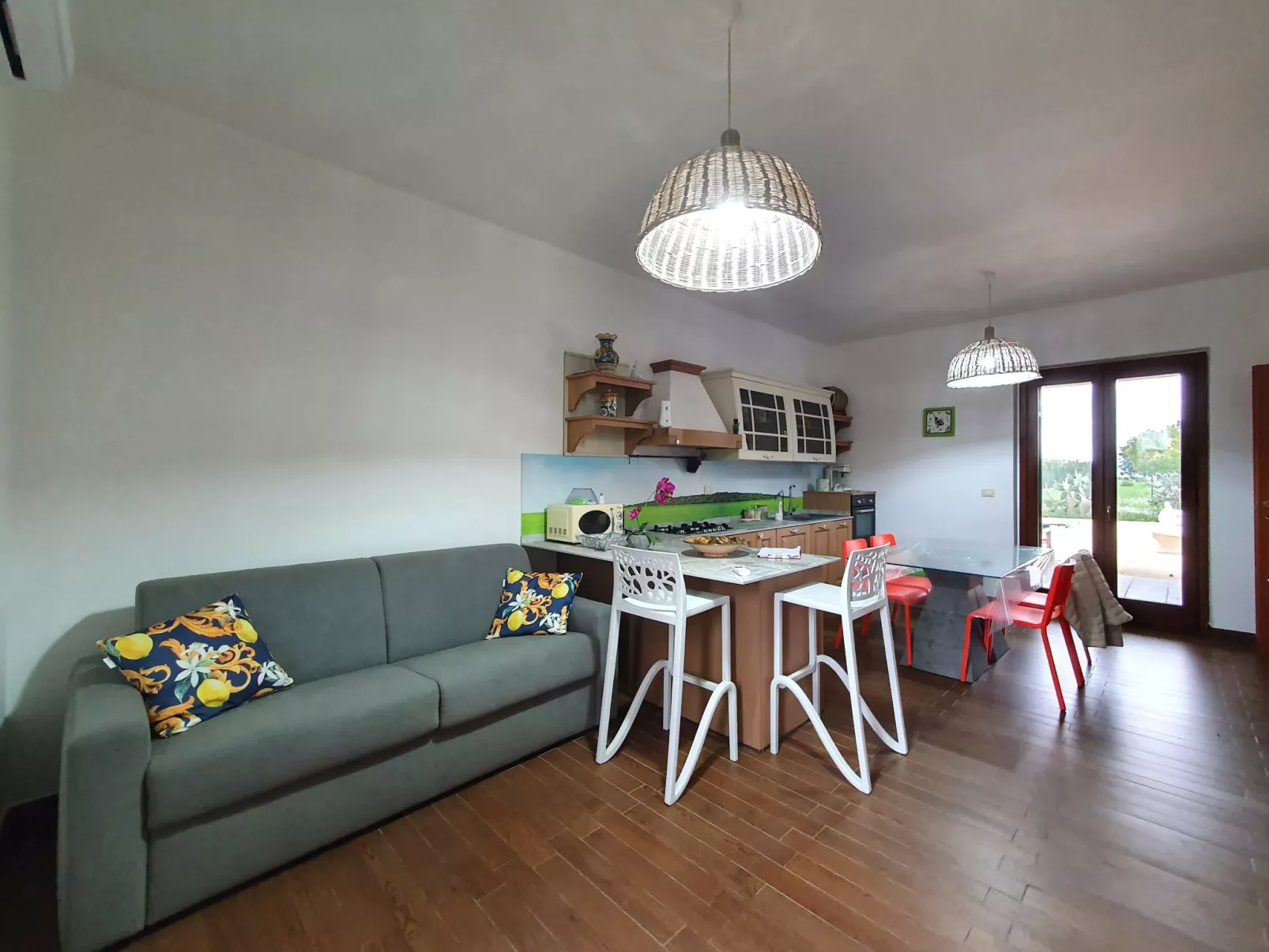 Scrusciu do vientu-Binnen